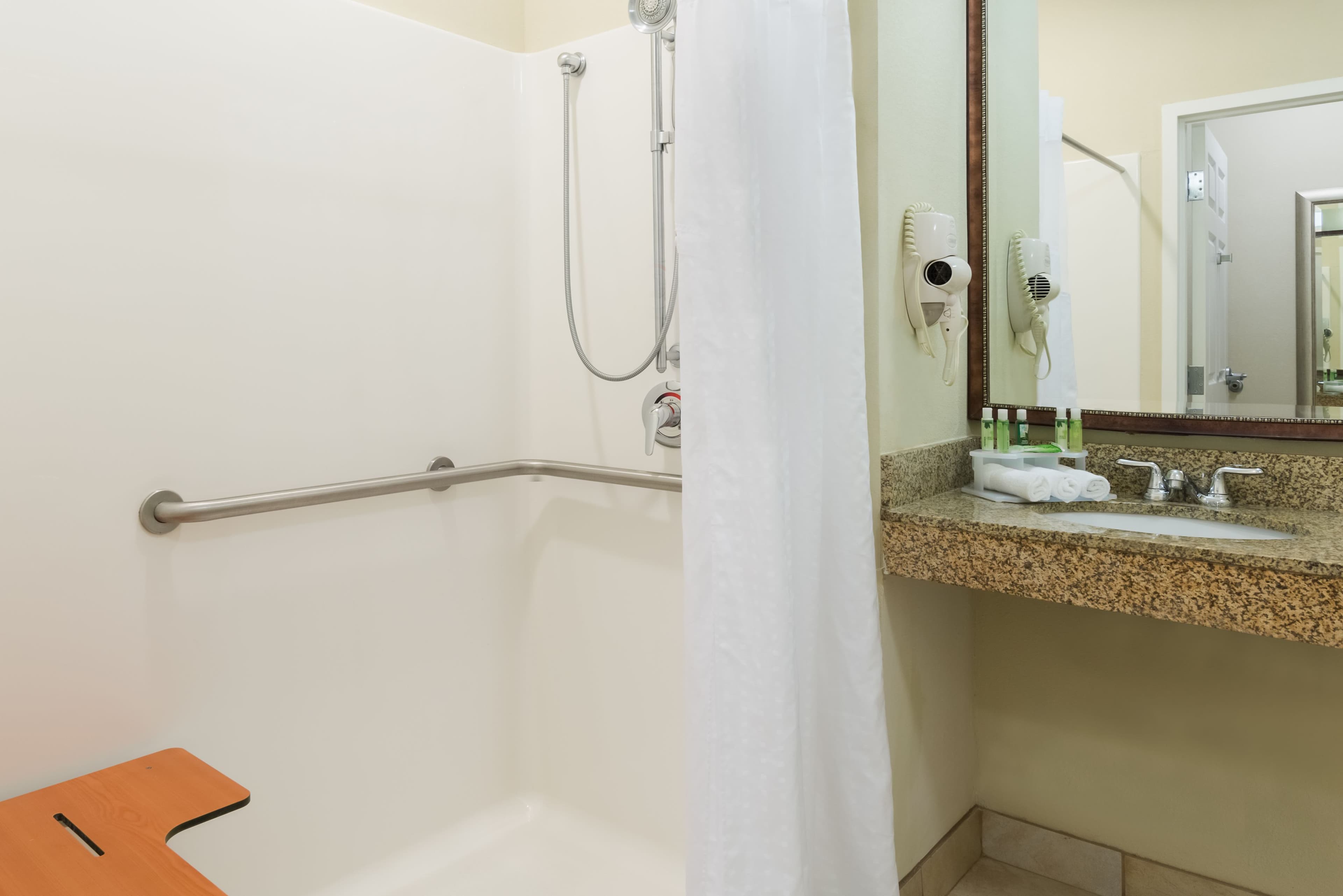 Holiday Inn Express & Suites New Iberia-Avery Island — 13