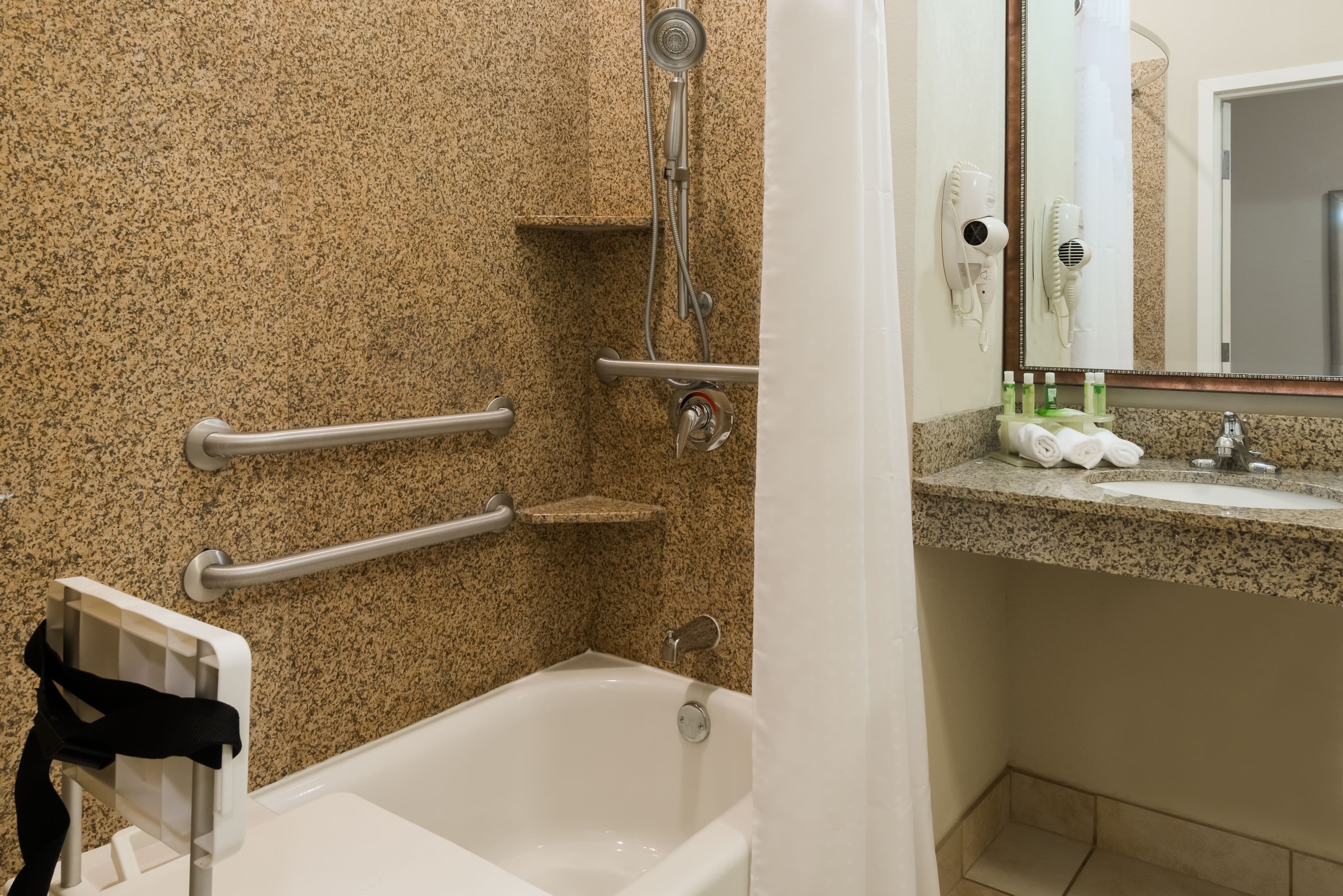 Holiday Inn Express & Suites New Iberia-Avery Island — 7