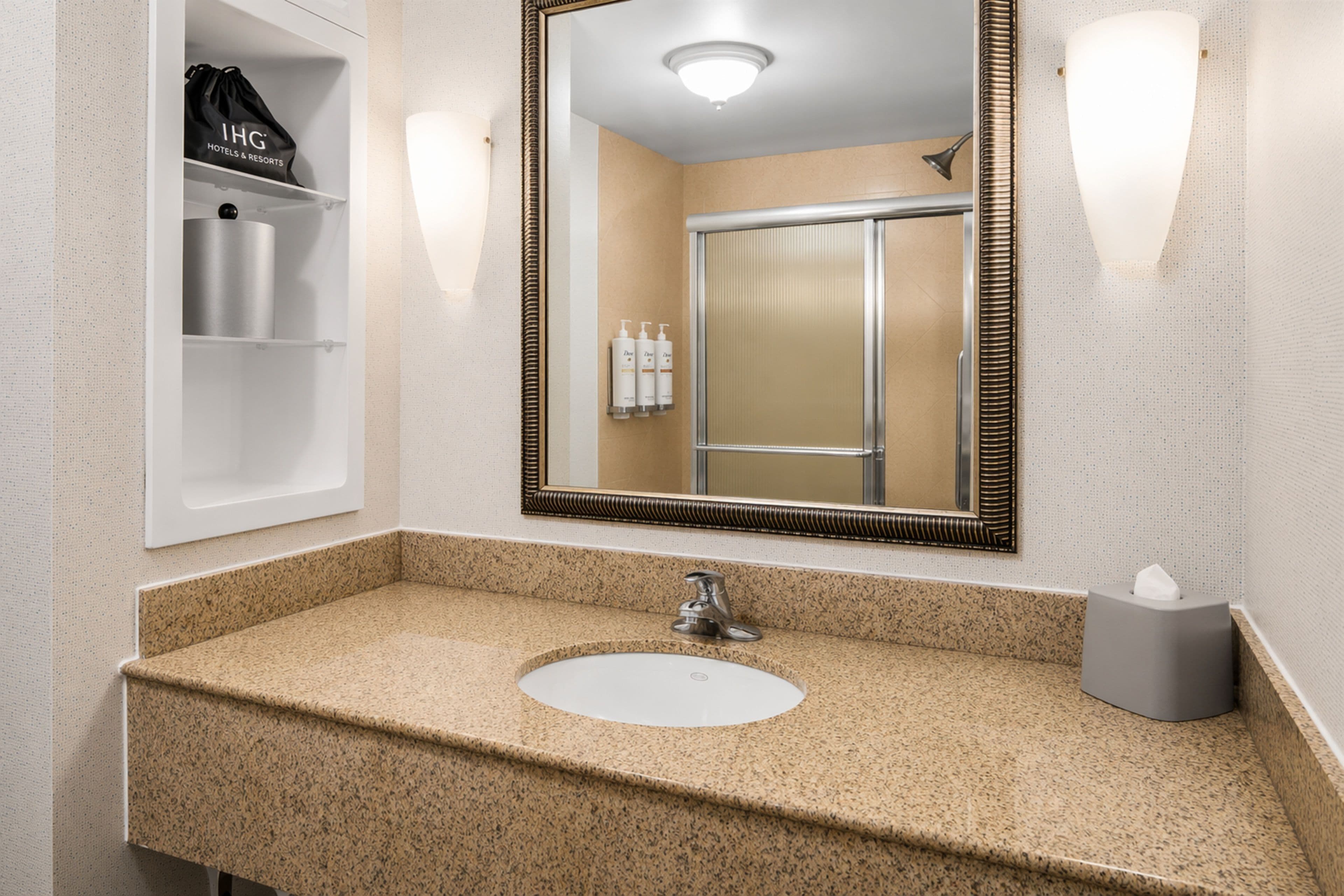 Holiday Inn Express & Suites Wilmington-Newark — 6