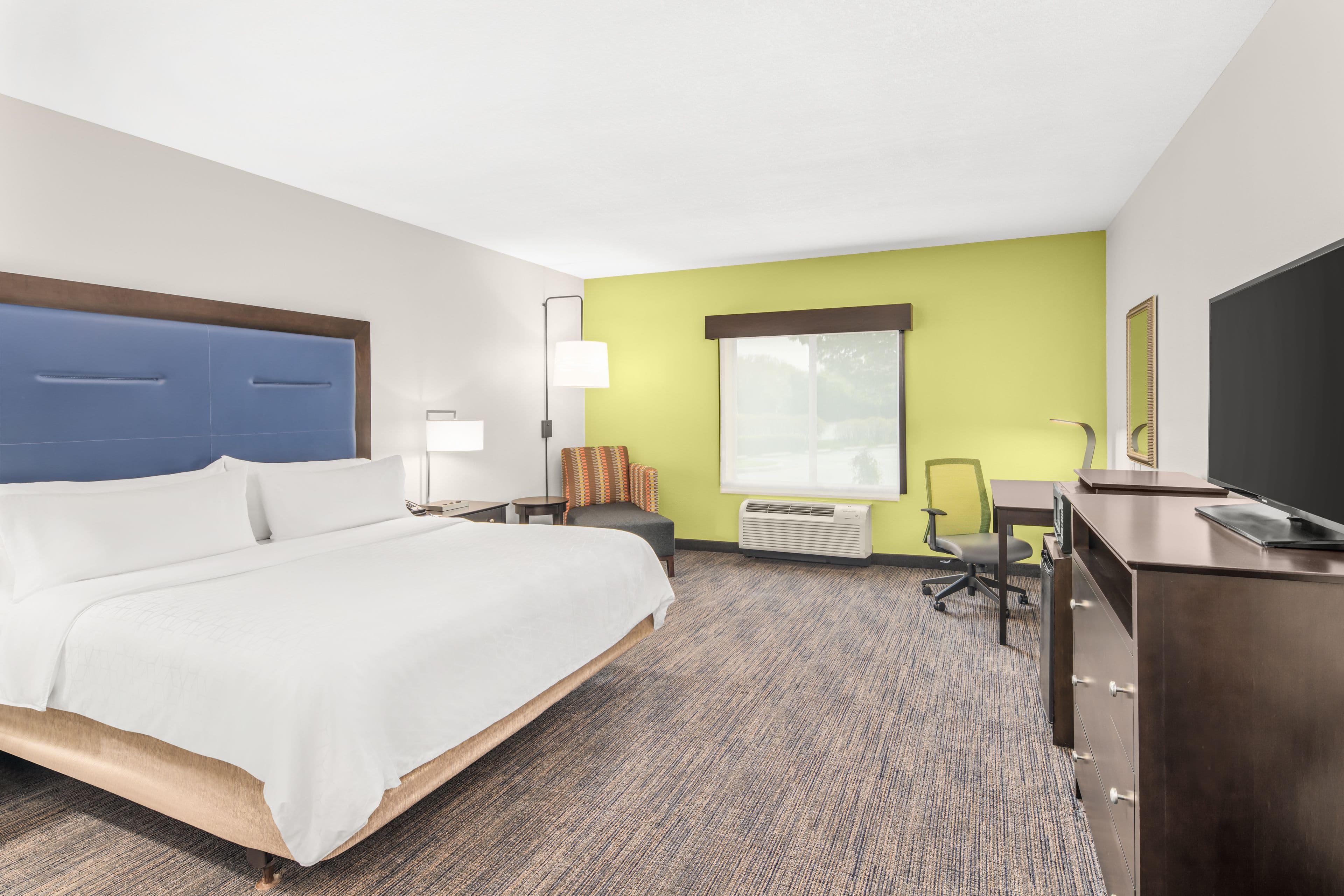 Holiday Inn Express & Suites Wilmington-Newark — 7