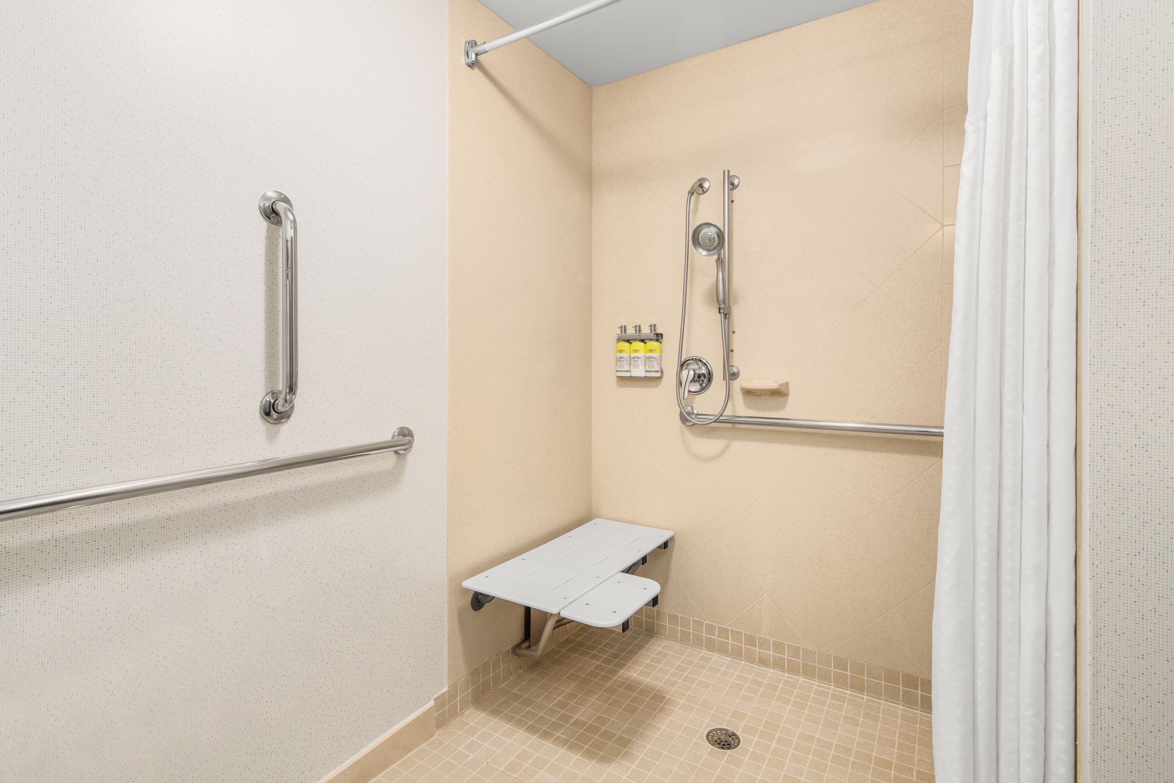 Holiday Inn Express & Suites Wilmington-Newark — 12