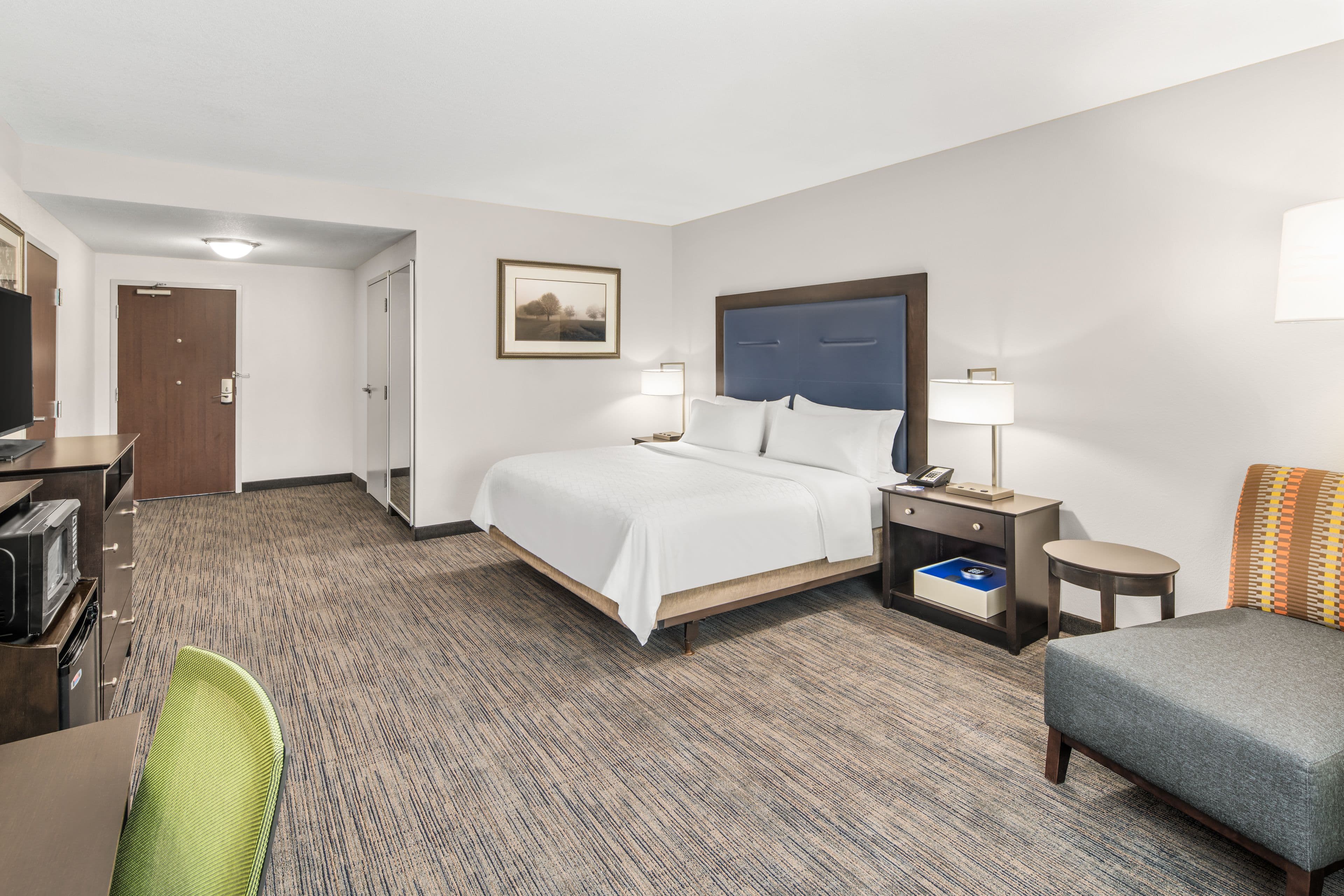 Holiday Inn Express & Suites Wilmington-Newark — 10