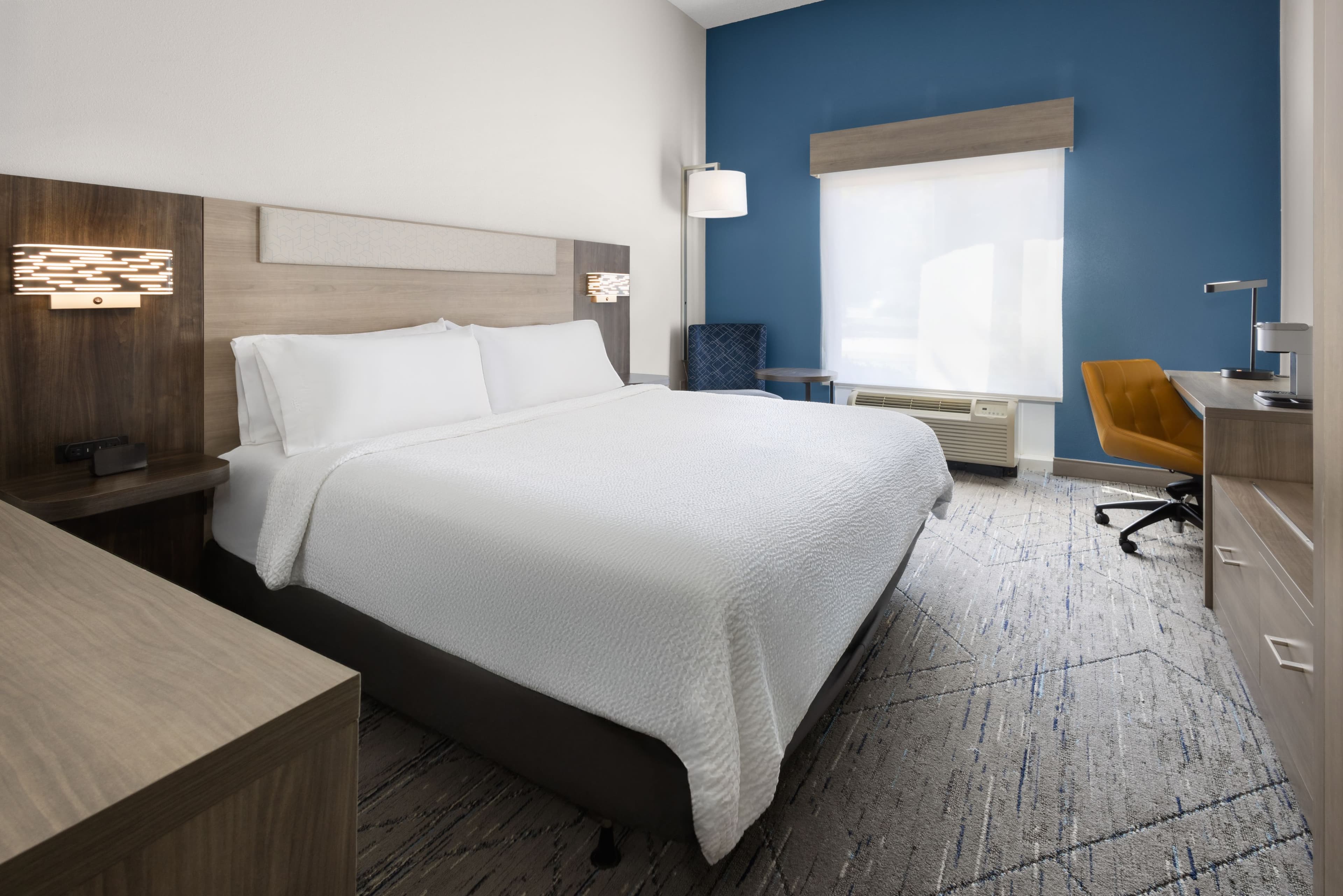 Holiday Inn Express & Suites Newberry — 10