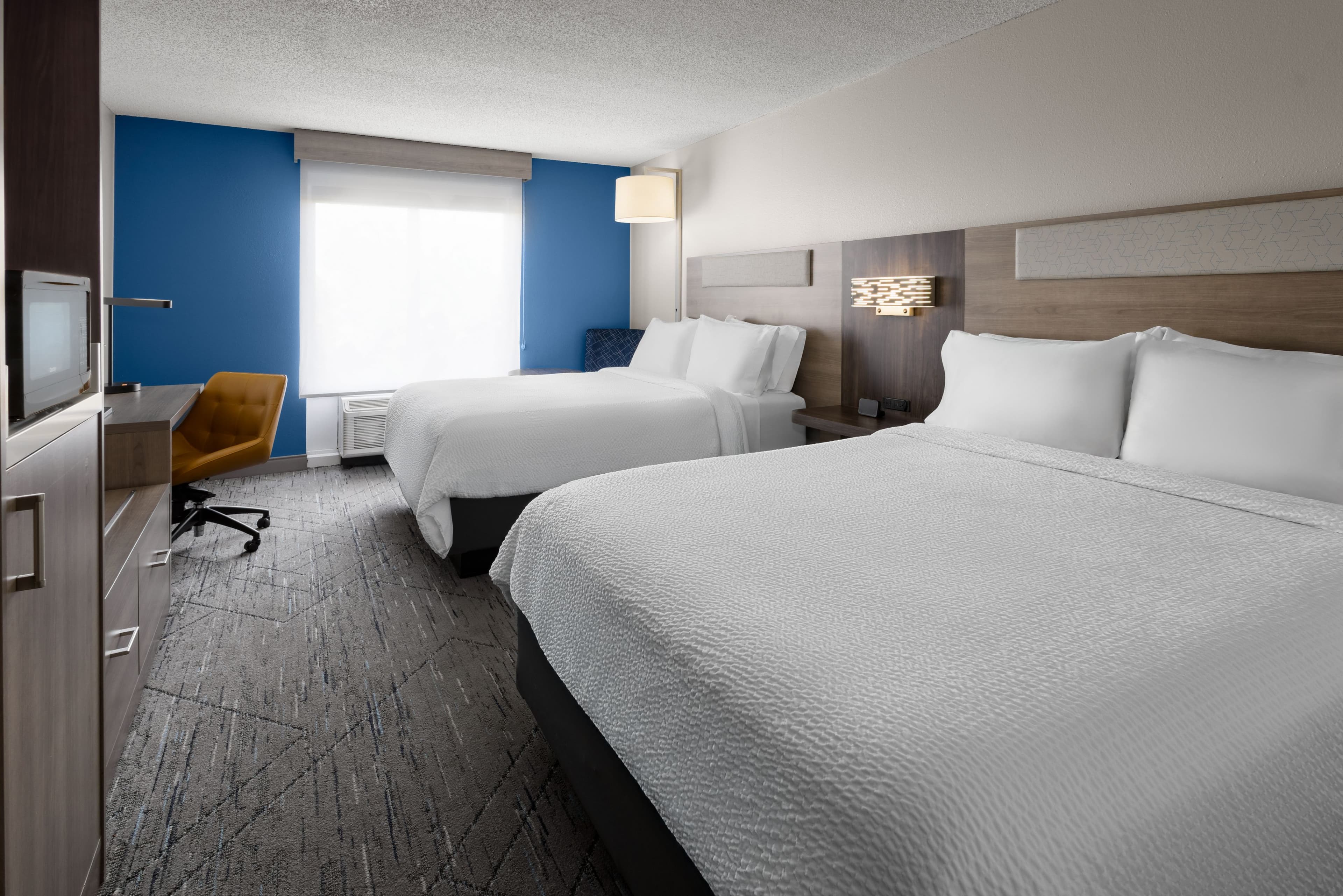 Holiday Inn Express & Suites Newberry — 14