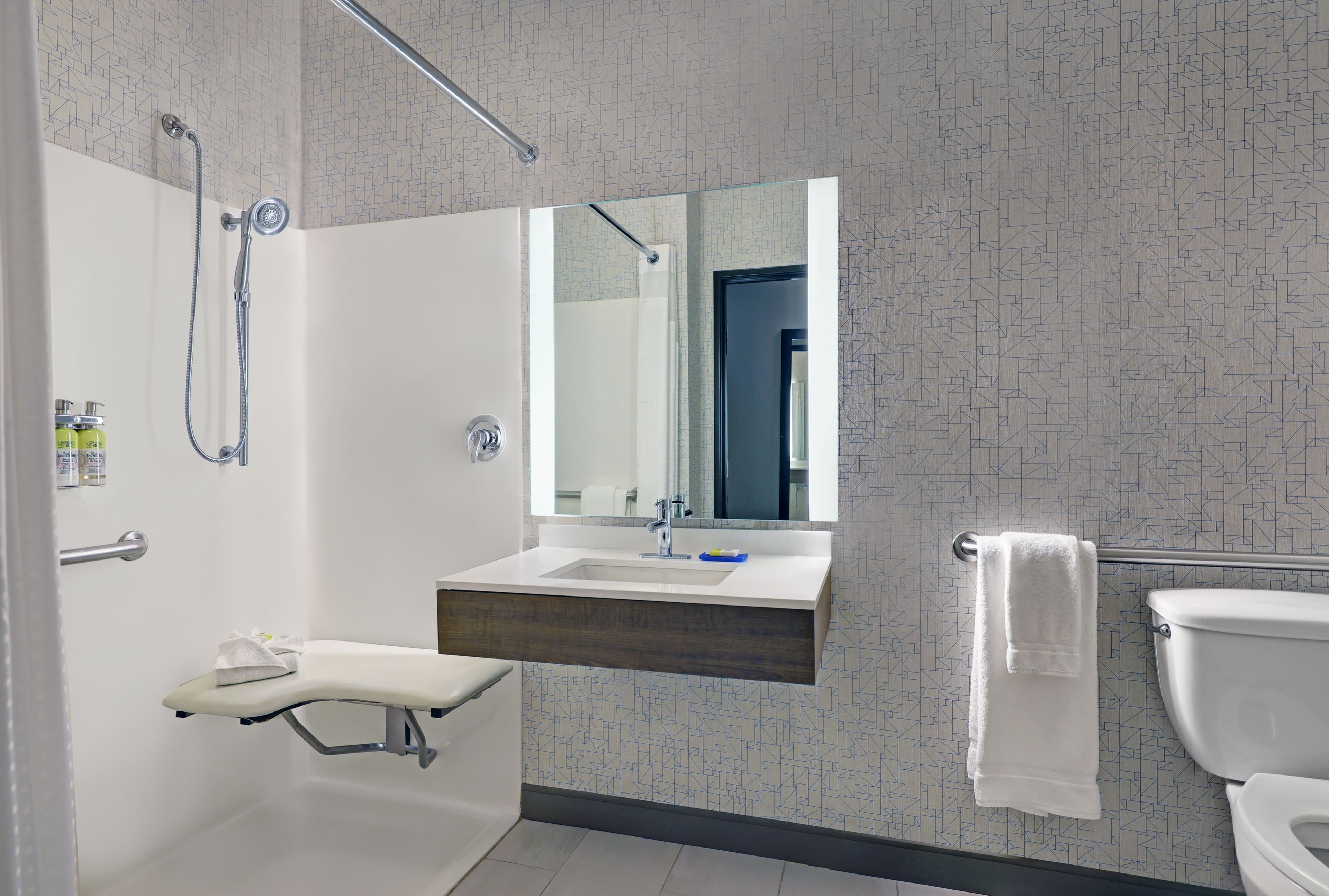 Holiday Inn Express & Suites Newport — 13
