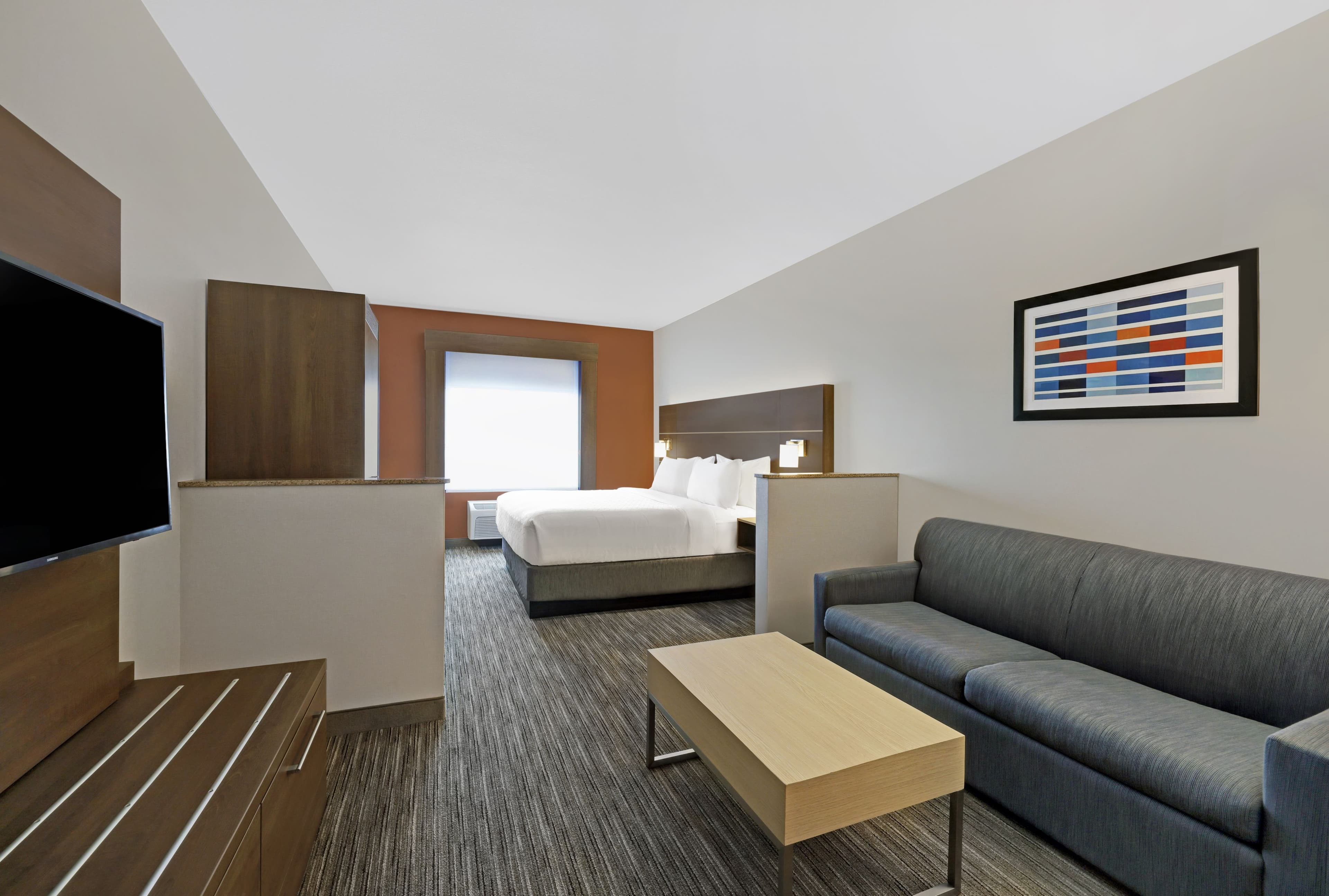 Holiday Inn Express & Suites Newport — 36