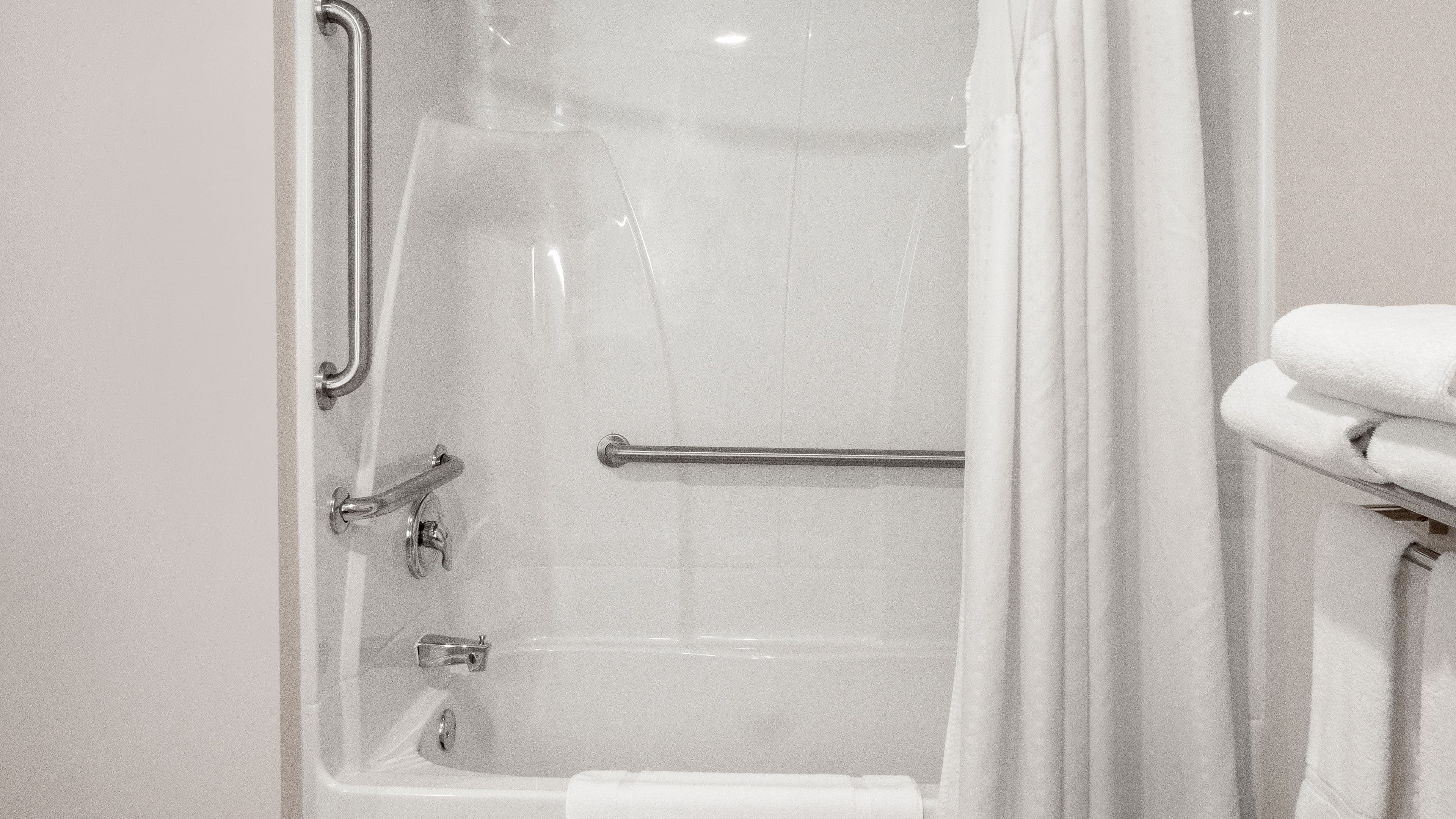 Holiday Inn Express & Suites Newton Sparta — 11