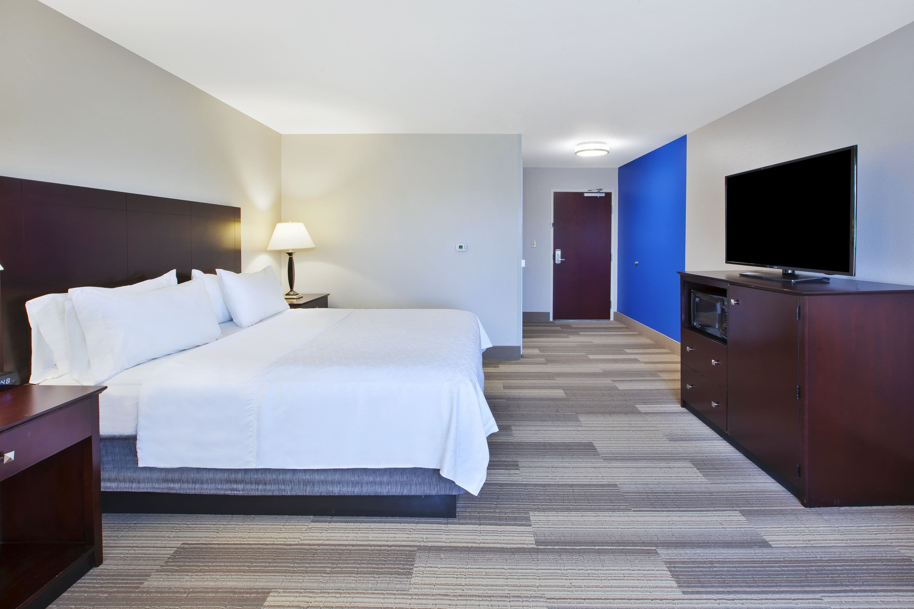 Holiday Inn Express & Suites Niles — 13