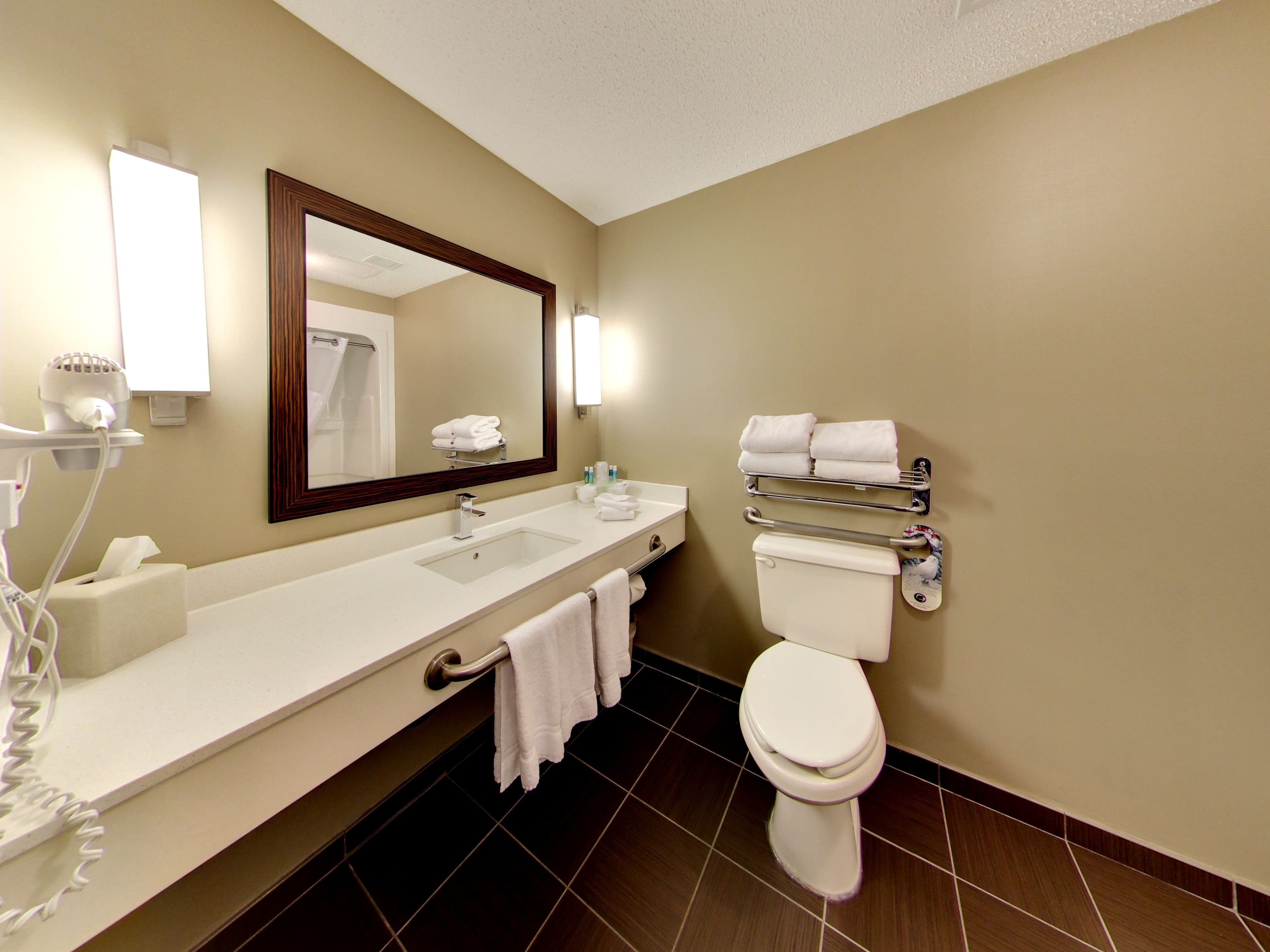 Holiday Inn Express & Suites Edmonton-International Airport — 14