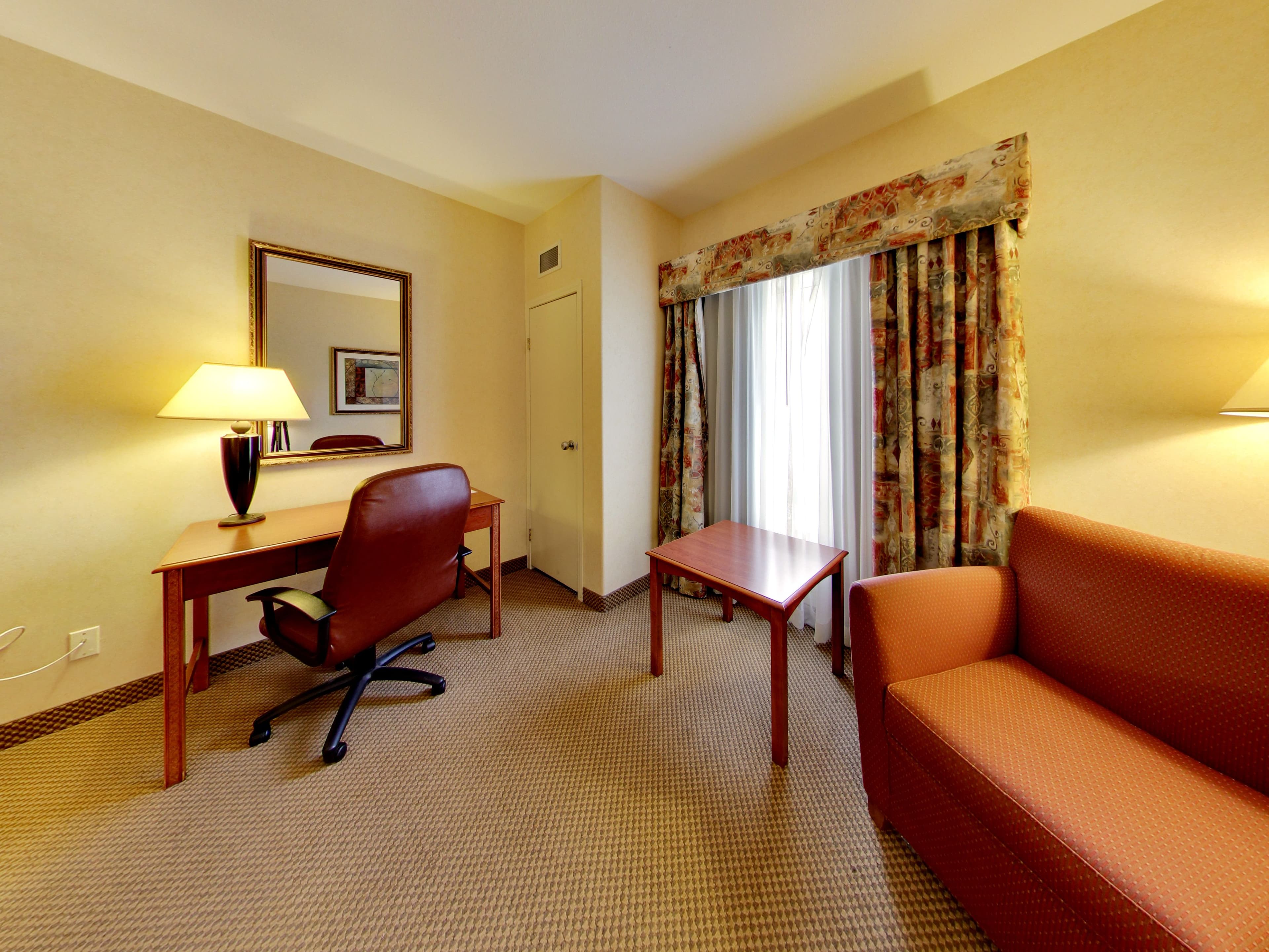 Holiday Inn Express & Suites Edmonton-International Airport — 8