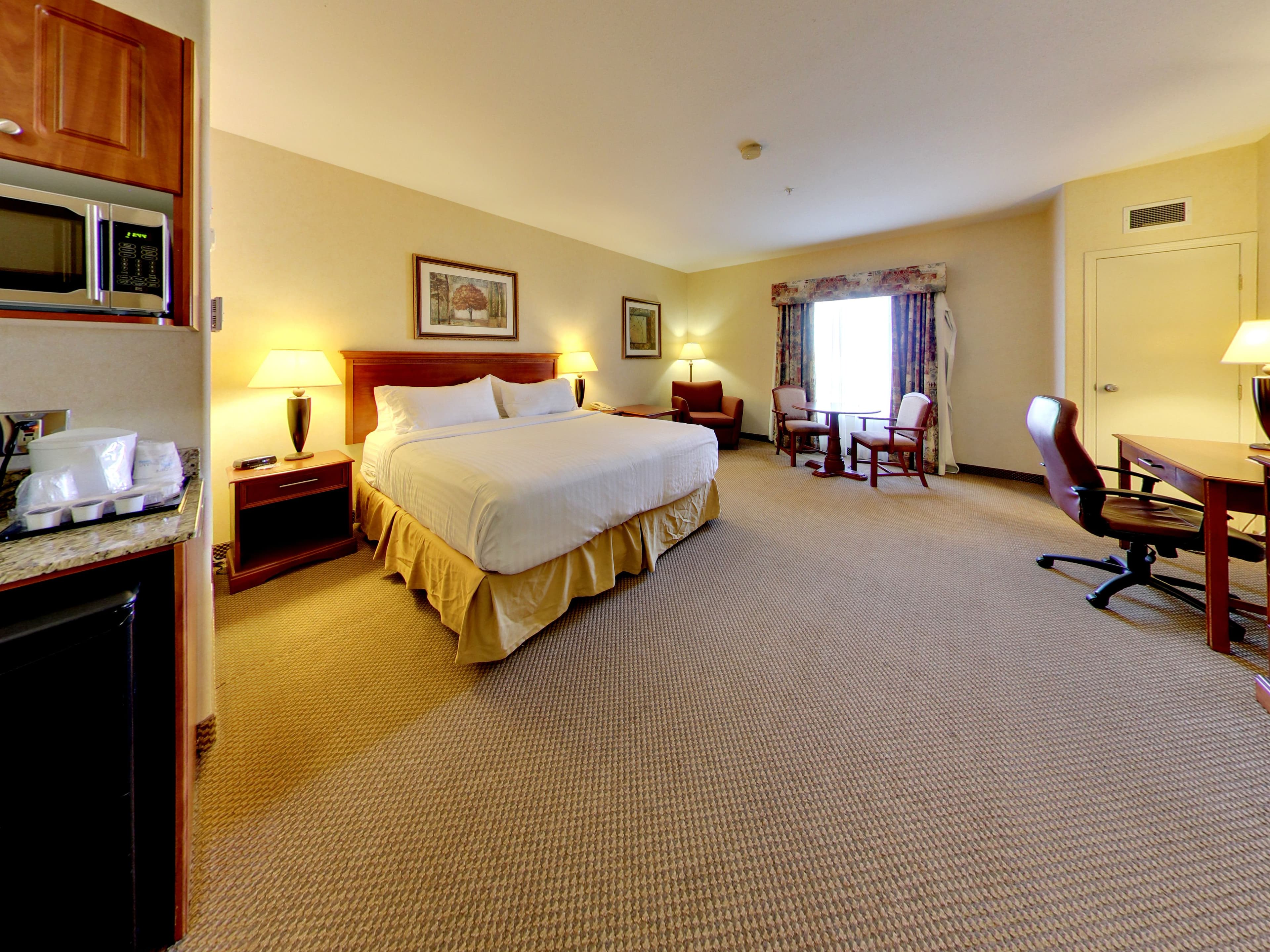 Holiday Inn Express & Suites Edmonton-International Airport — 9