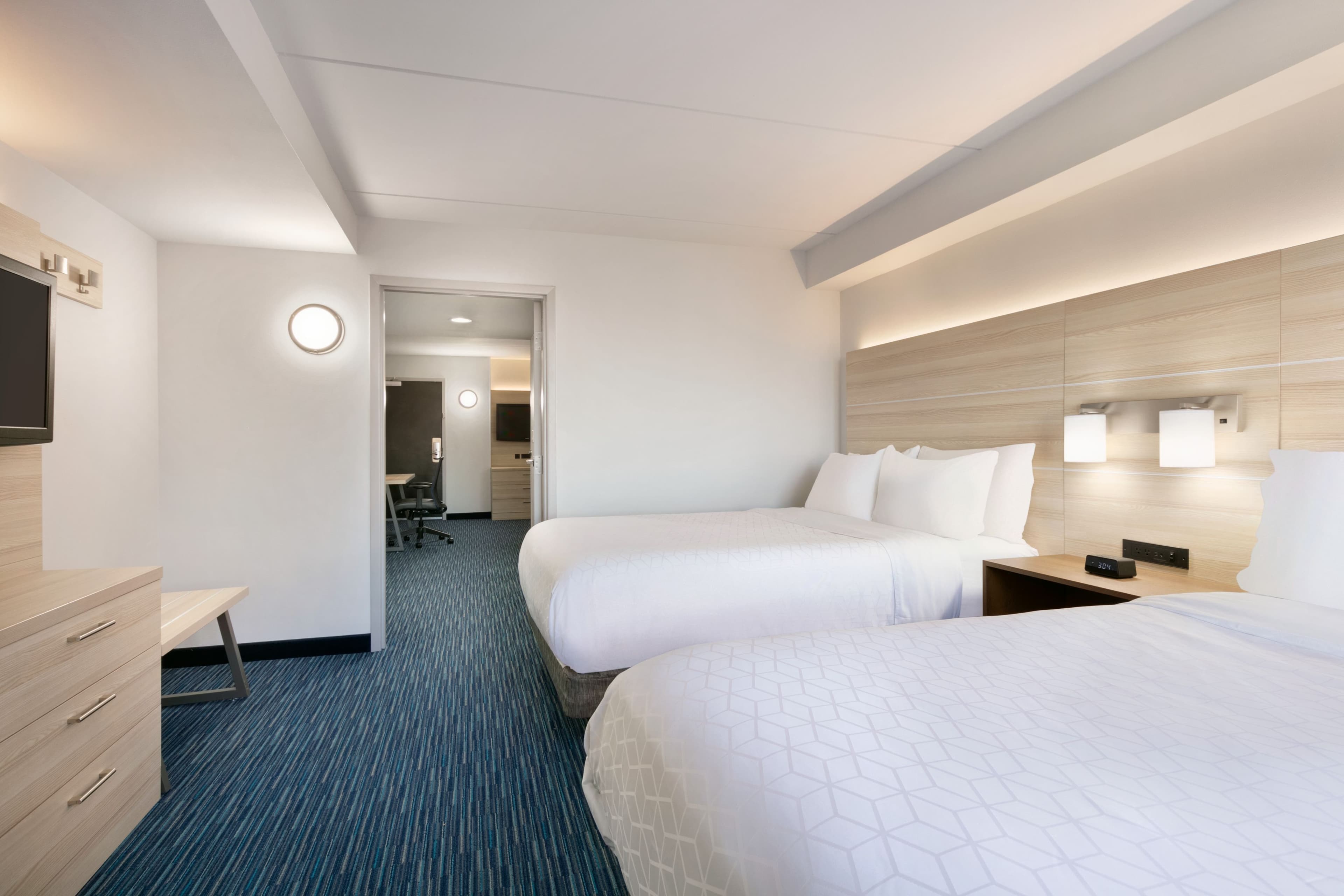Holiday Inn Express & Suites Norfolk Airport — 25