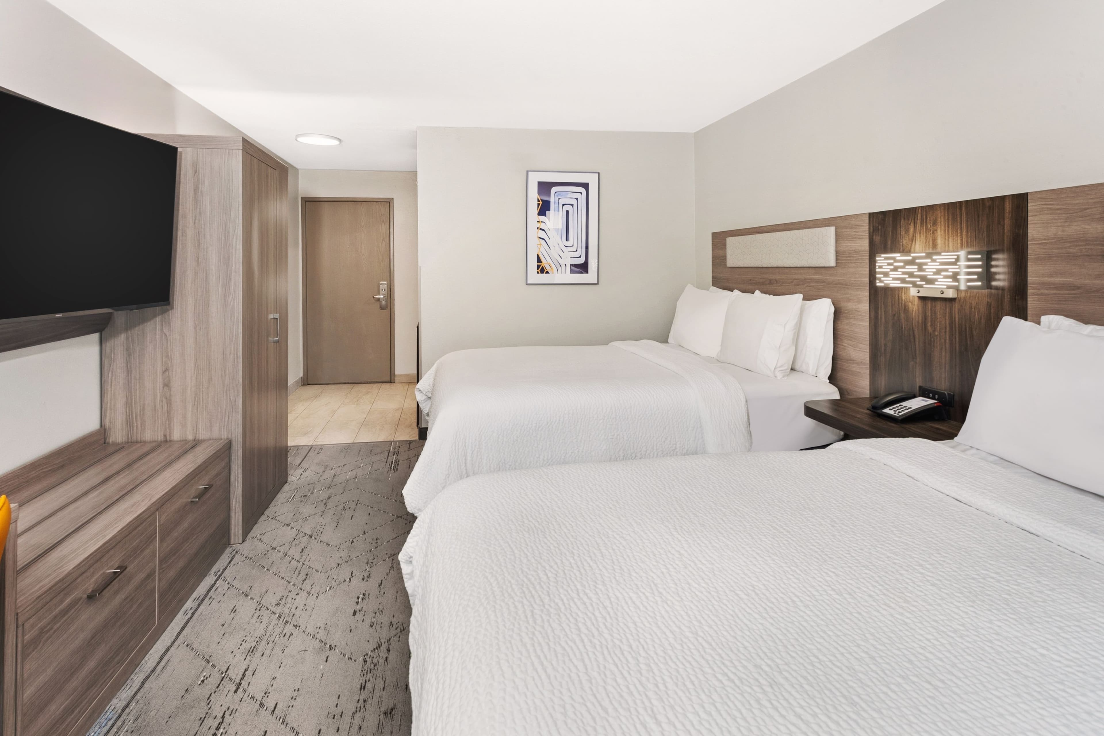 Holiday Inn Express & Suites Bloomington - Normal — 7