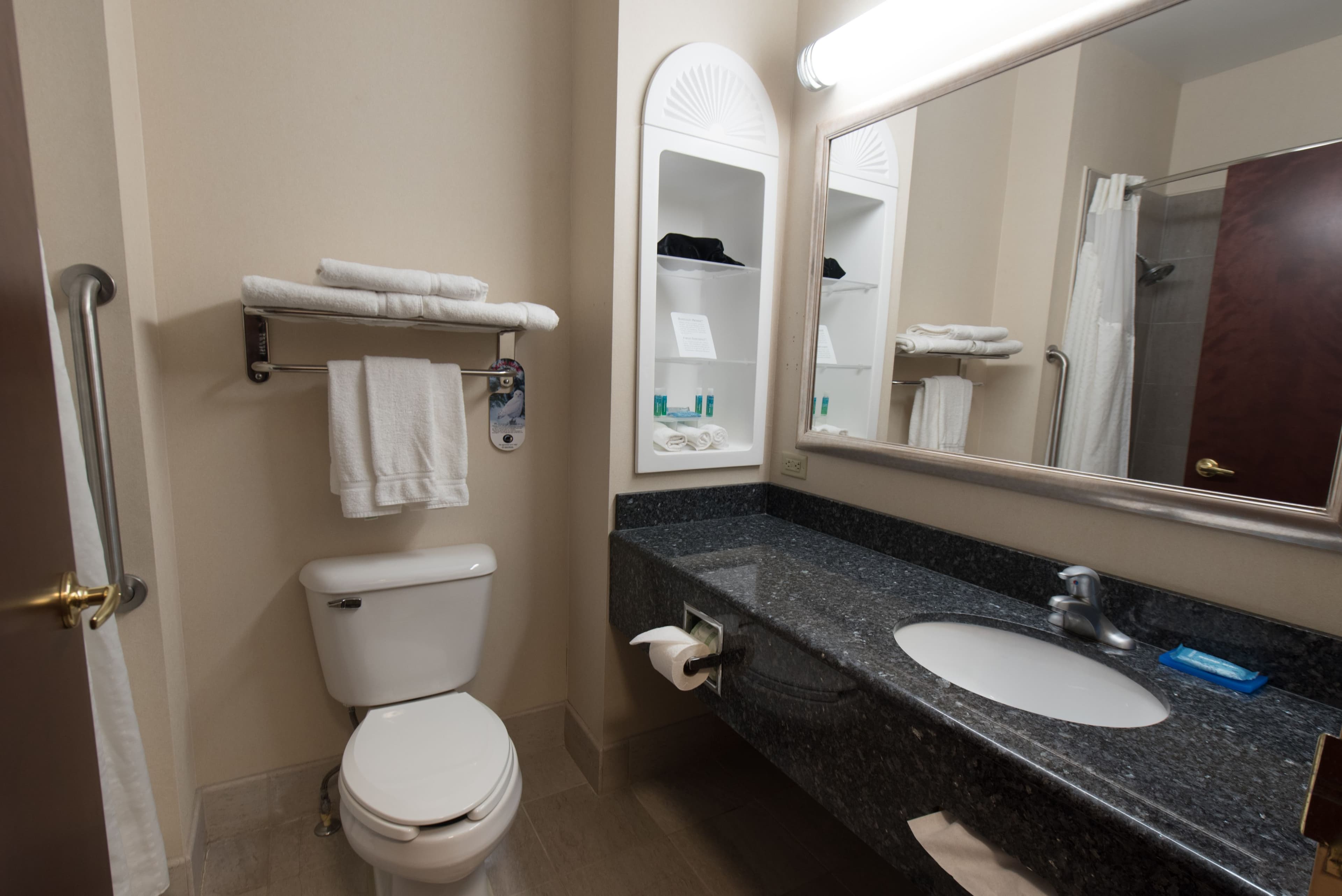 Holiday Inn Express & Suites North East (Erie I-90 Exit 41) — 6