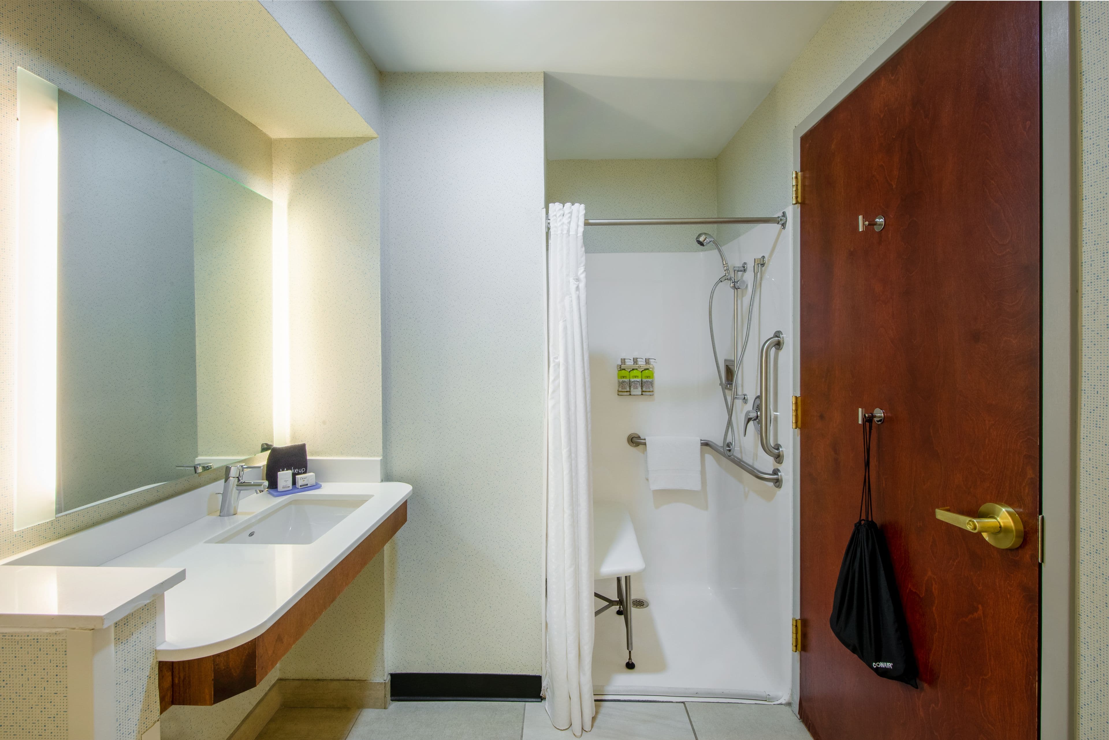Holiday Inn Express & Suites North East (Erie I-90 Exit 41) — 9