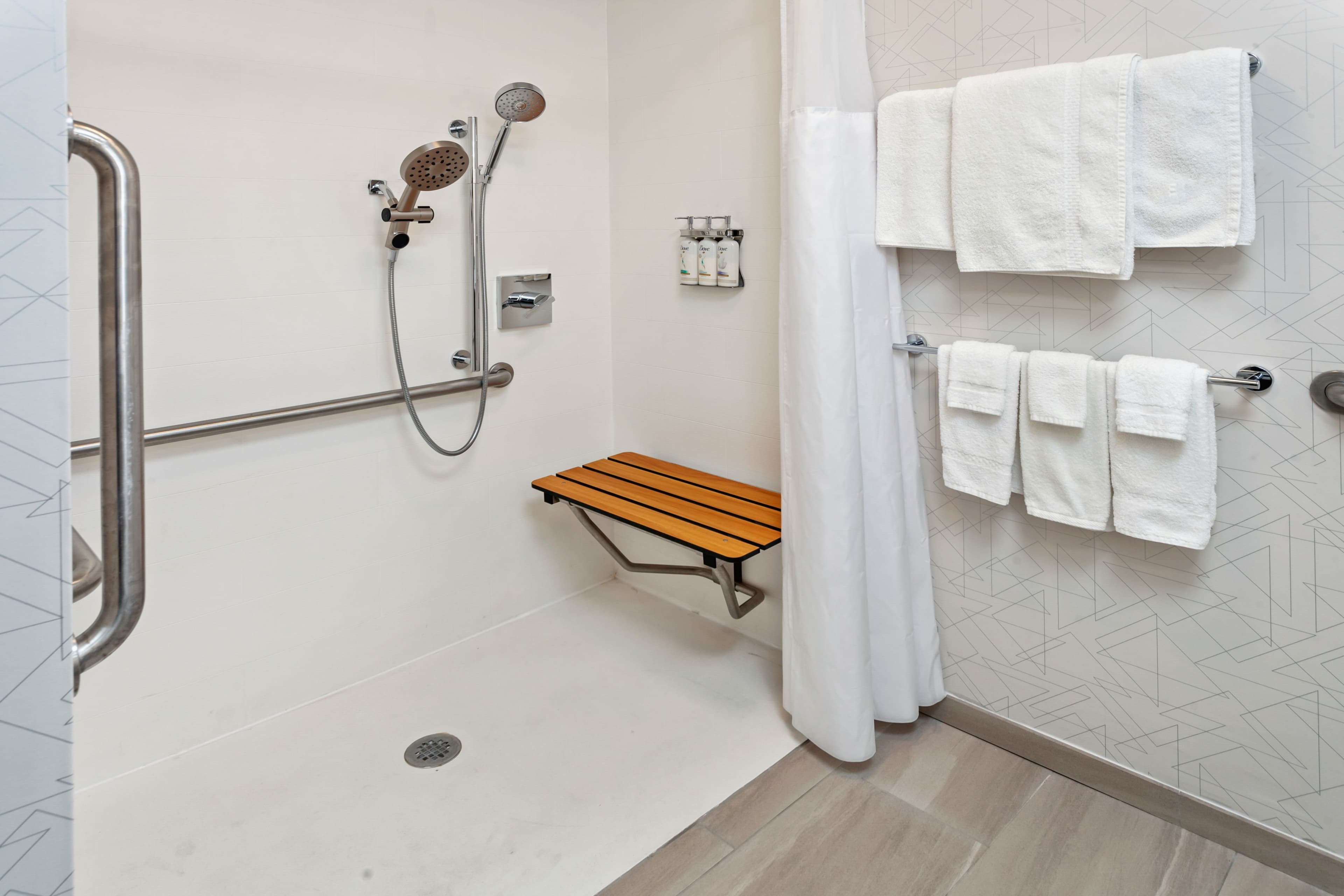Holiday Inn Express & Suites Youngstown (N. Lima/Boardman) — 16