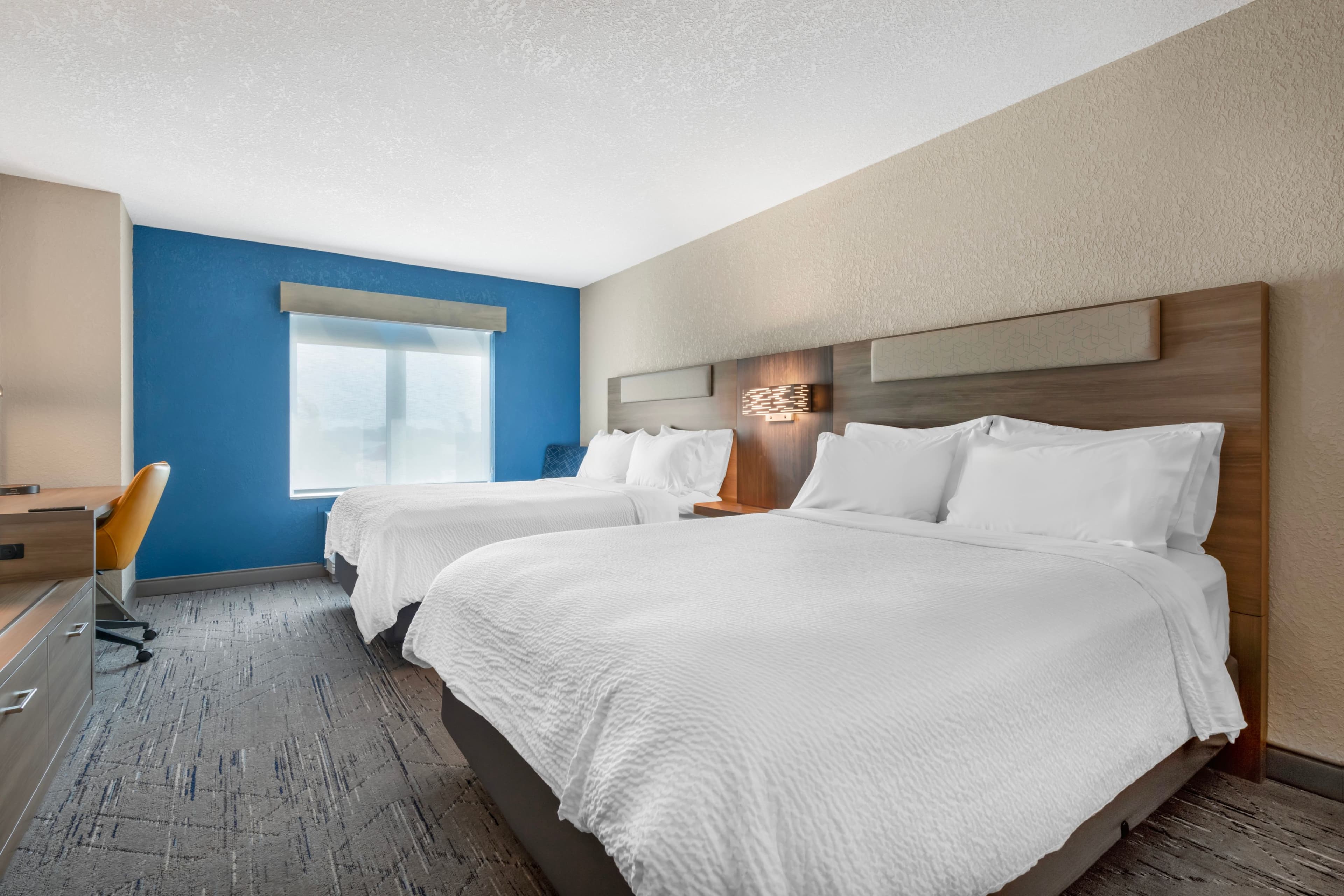 Holiday Inn Express & Suites Northwood — 11