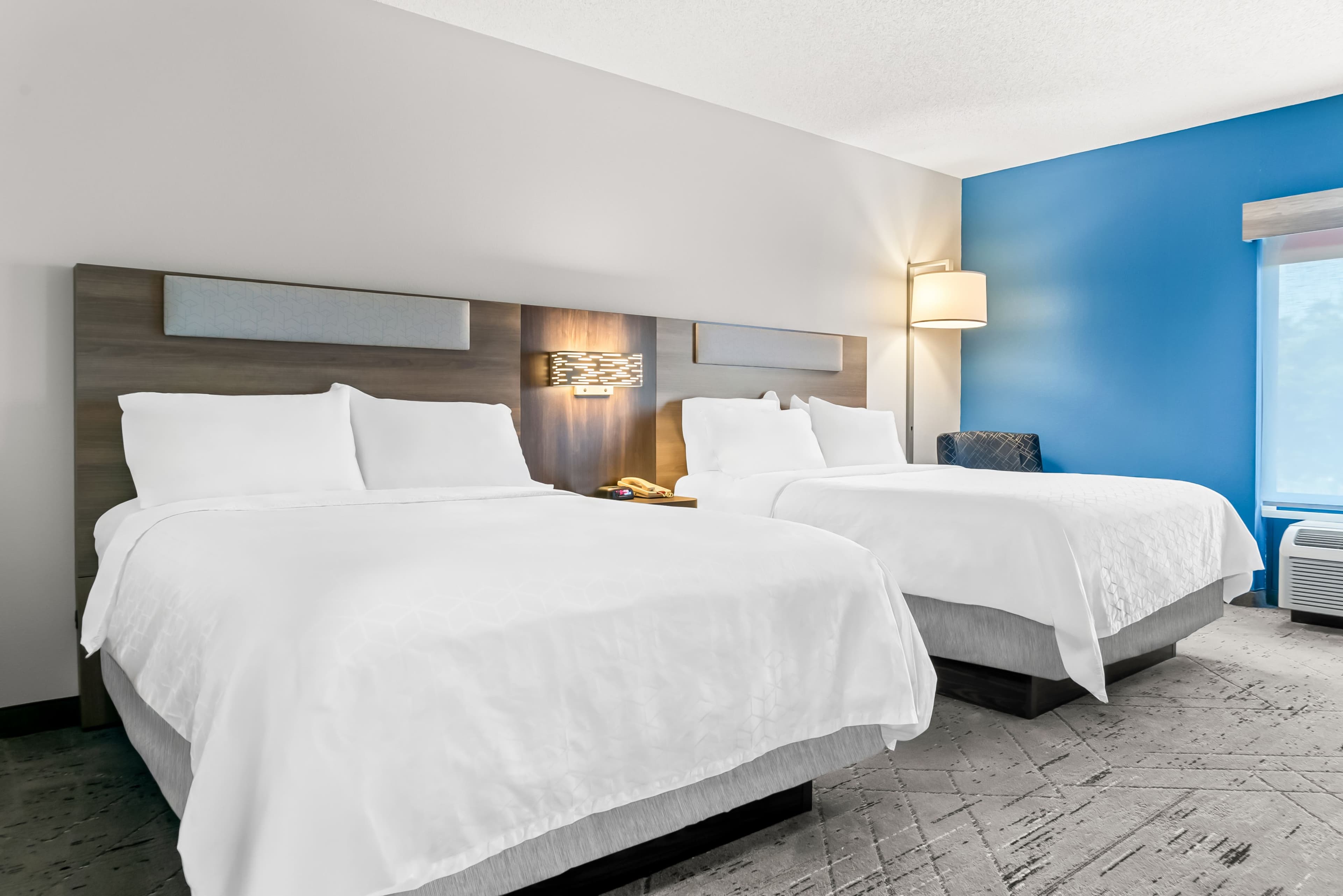 Holiday Inn Express & Suites Detroit-Novi — 10