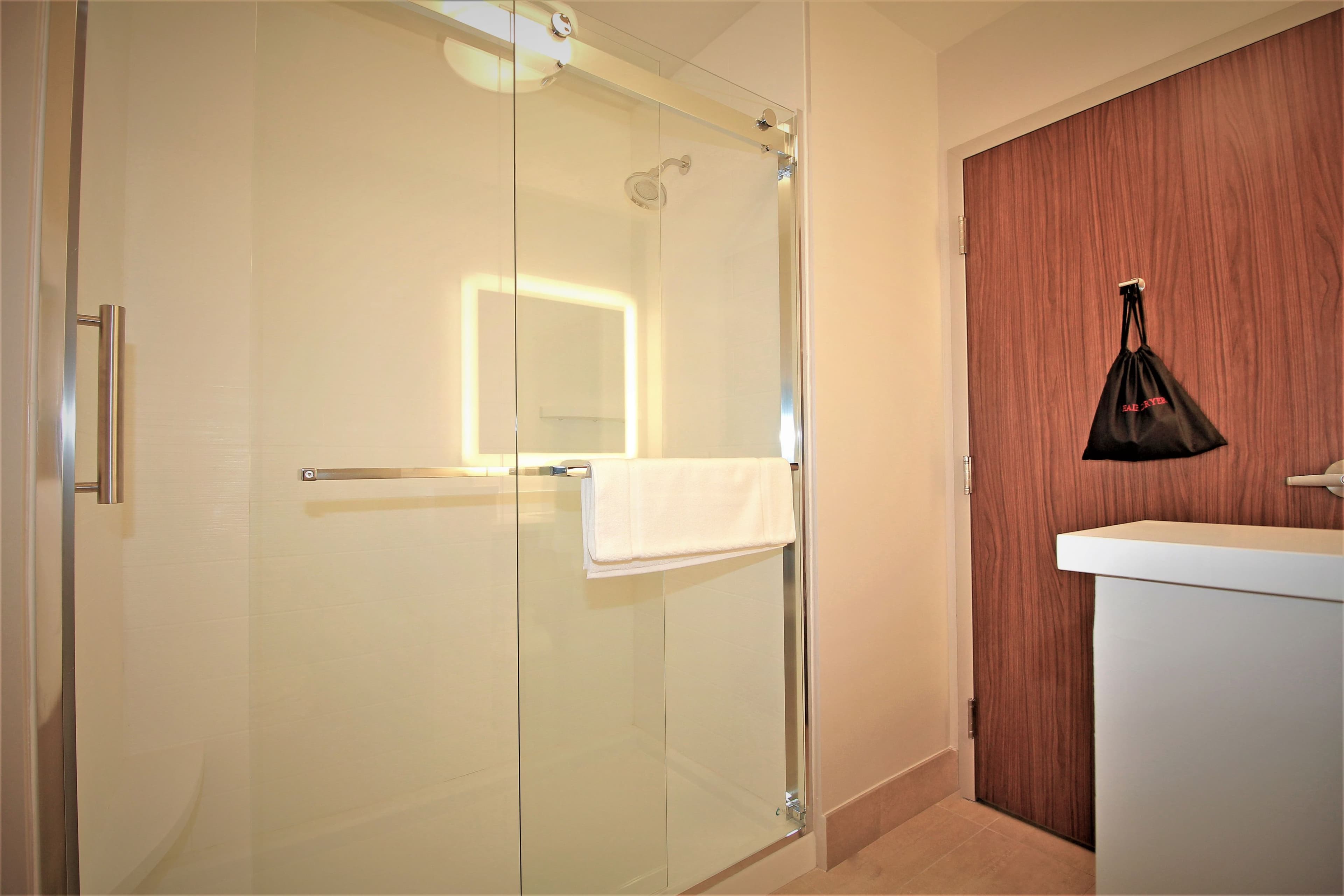 Holiday Inn Express & Suites Ocala — 6