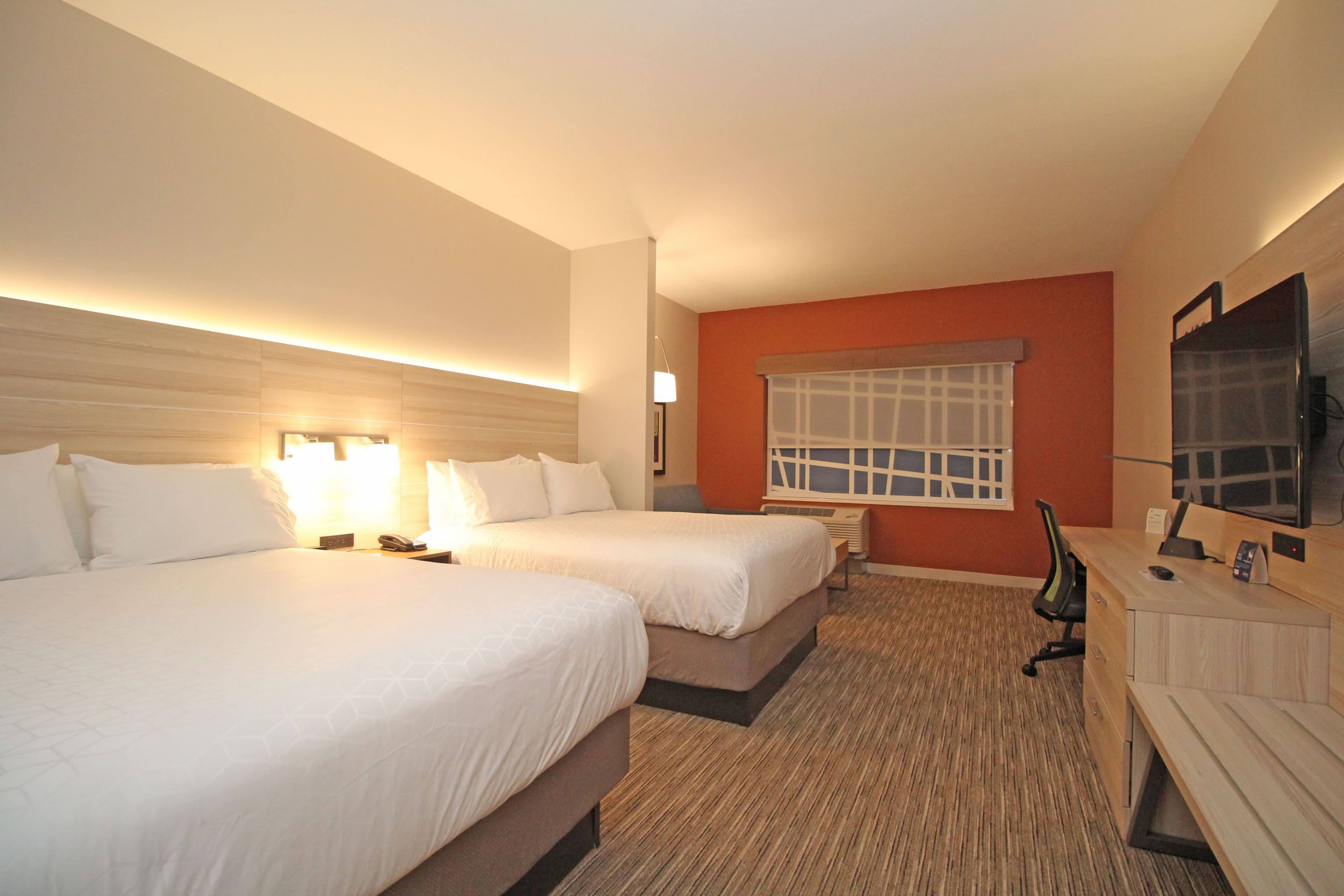 Holiday Inn Express & Suites Ocala — 14