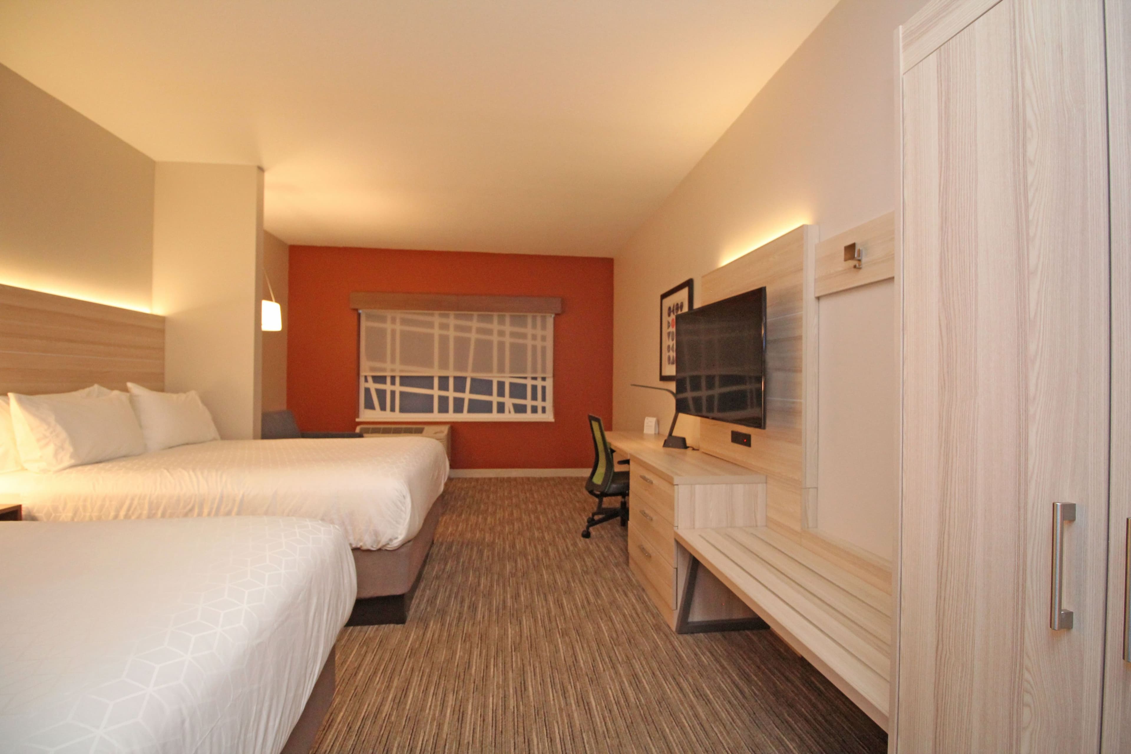 Holiday Inn Express & Suites Ocala — 15