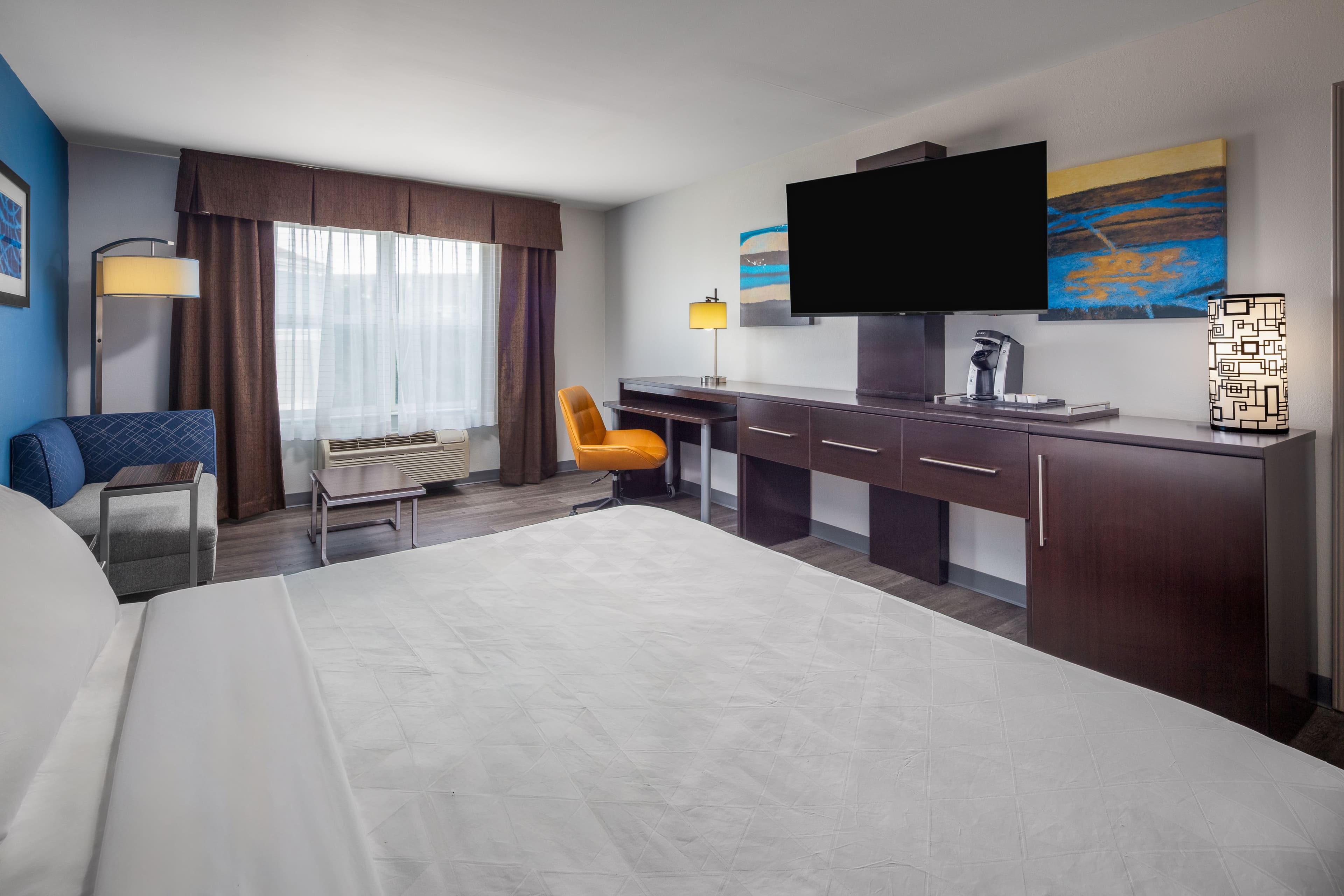 Holiday Inn Express & Suites St. Louis West-O'Fallon — 7