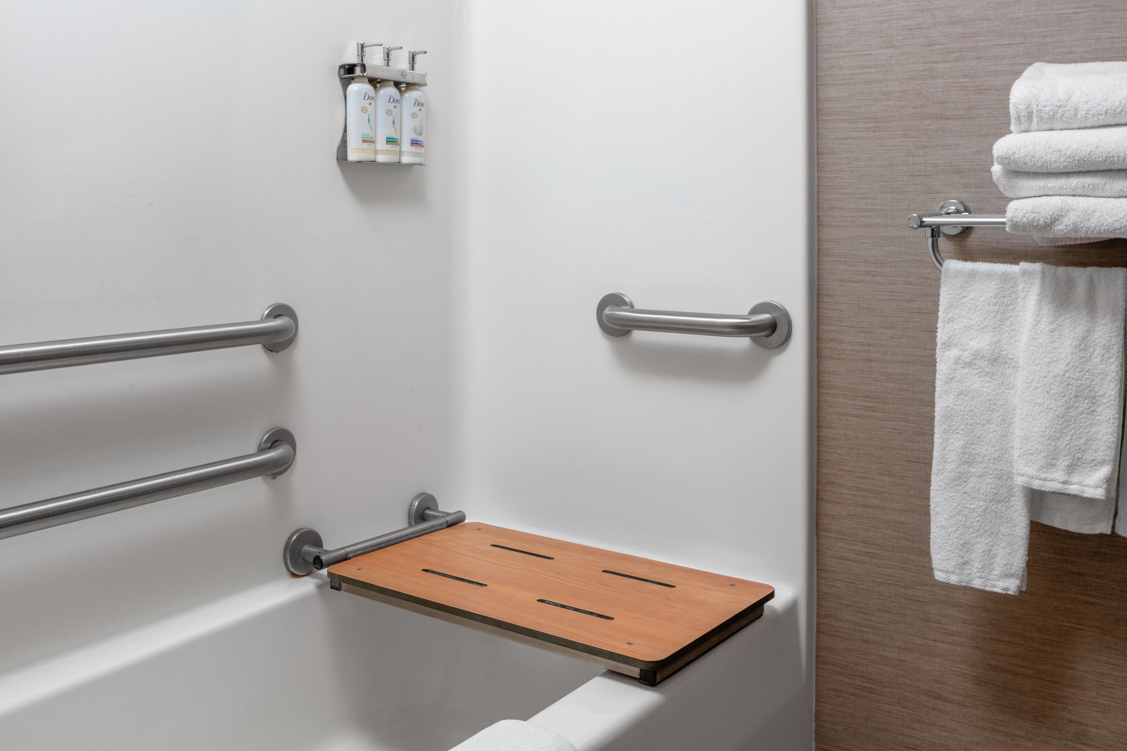 Holiday Inn Express & Suites St. Louis West-O'Fallon — 9