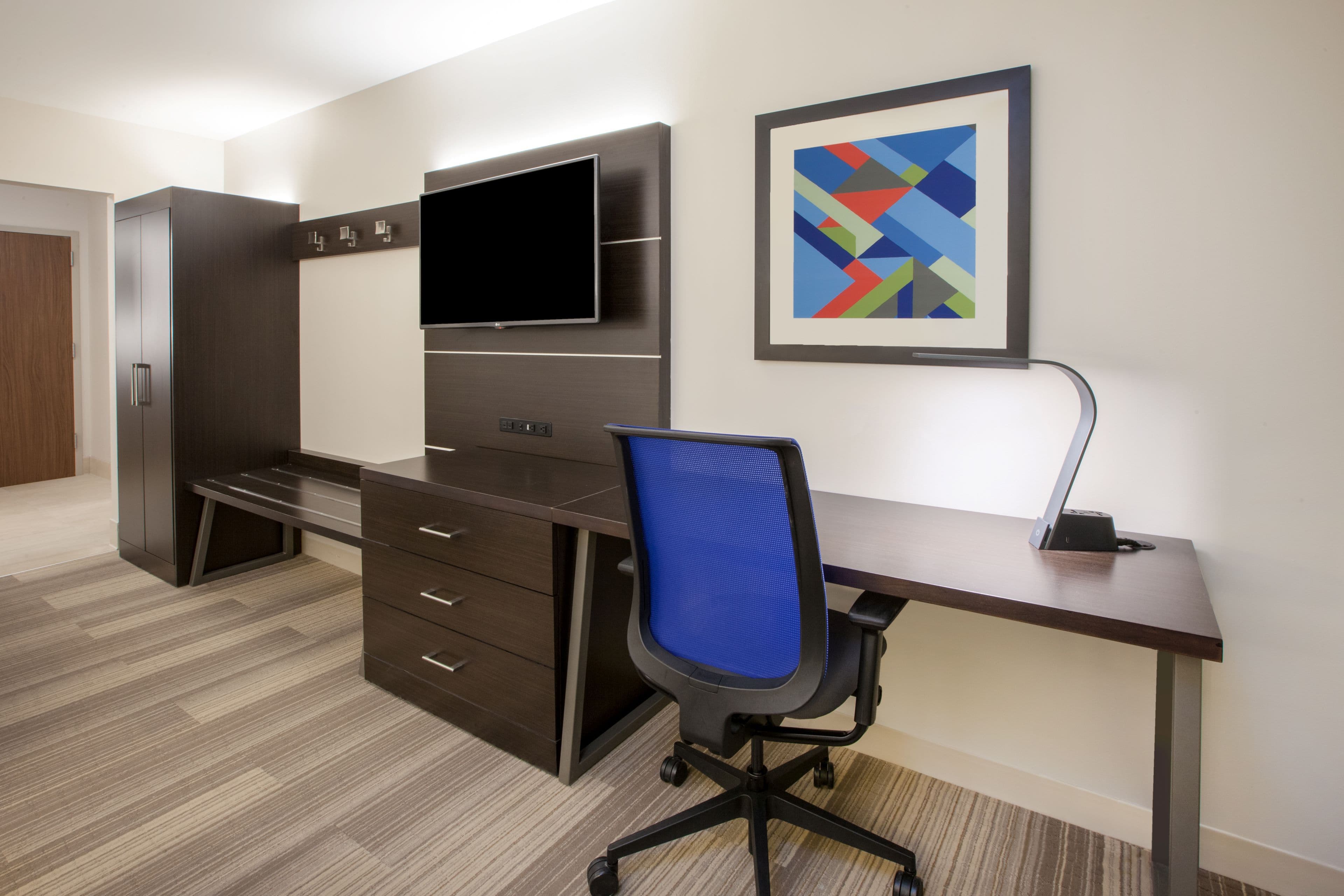 Holiday Inn Express & Suites Lake Okeechobee - Image 2