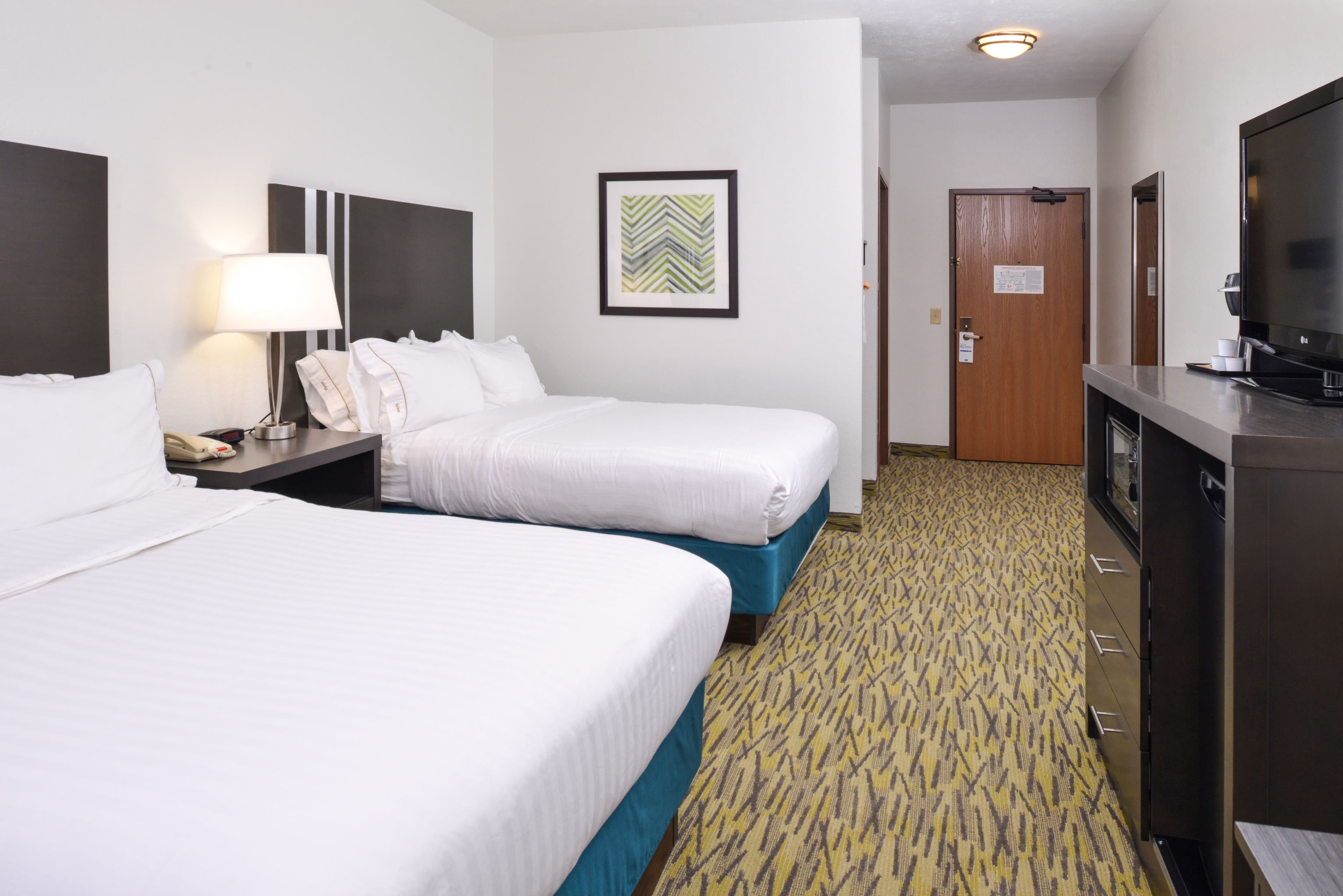 Holiday Inn Express & Suites Omaha West — 11