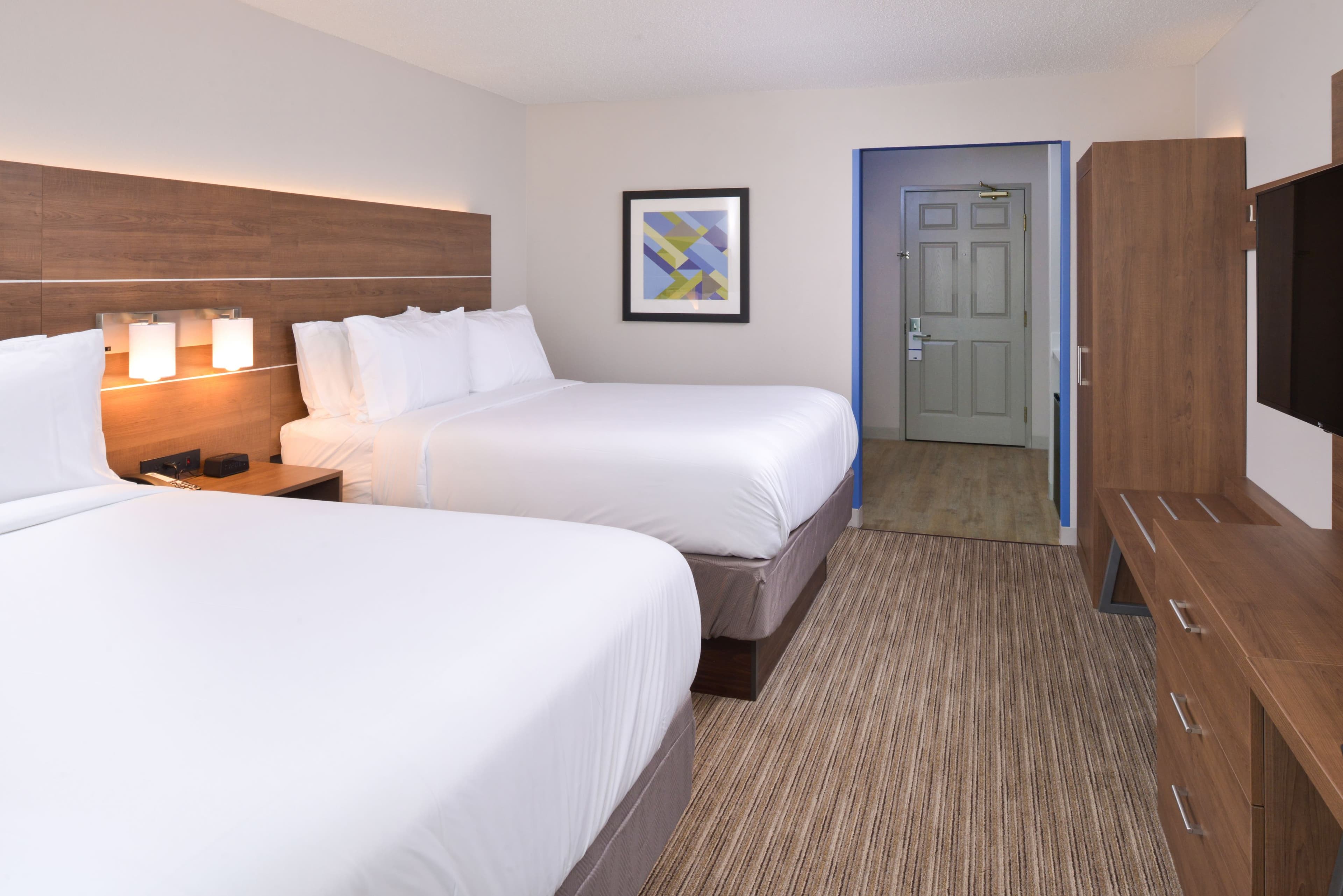 Holiday Inn Express & Suites Omaha - 120th and Maple — 9