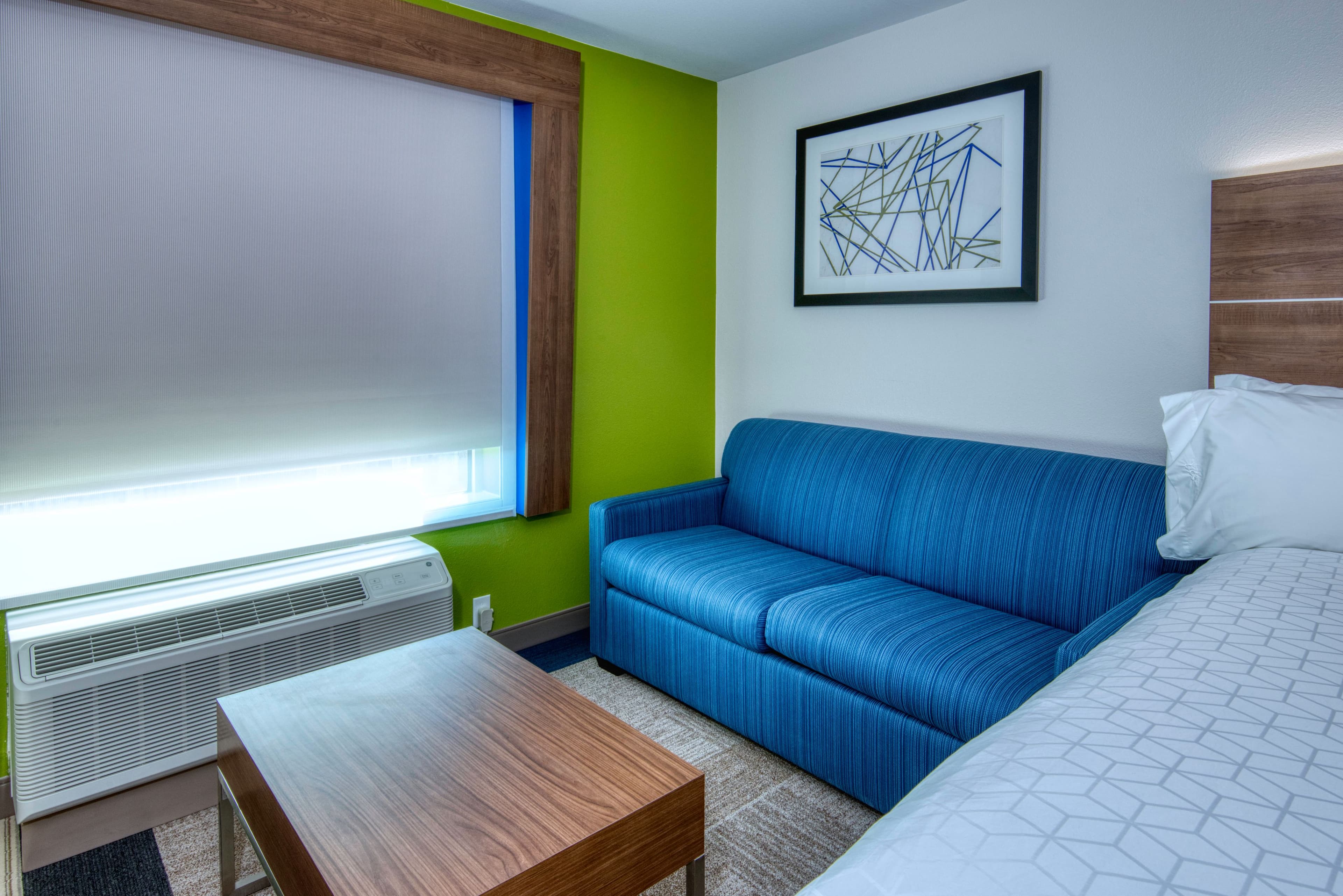 Holiday Inn Express & Suites Omaha Downtown - Old Market — 21