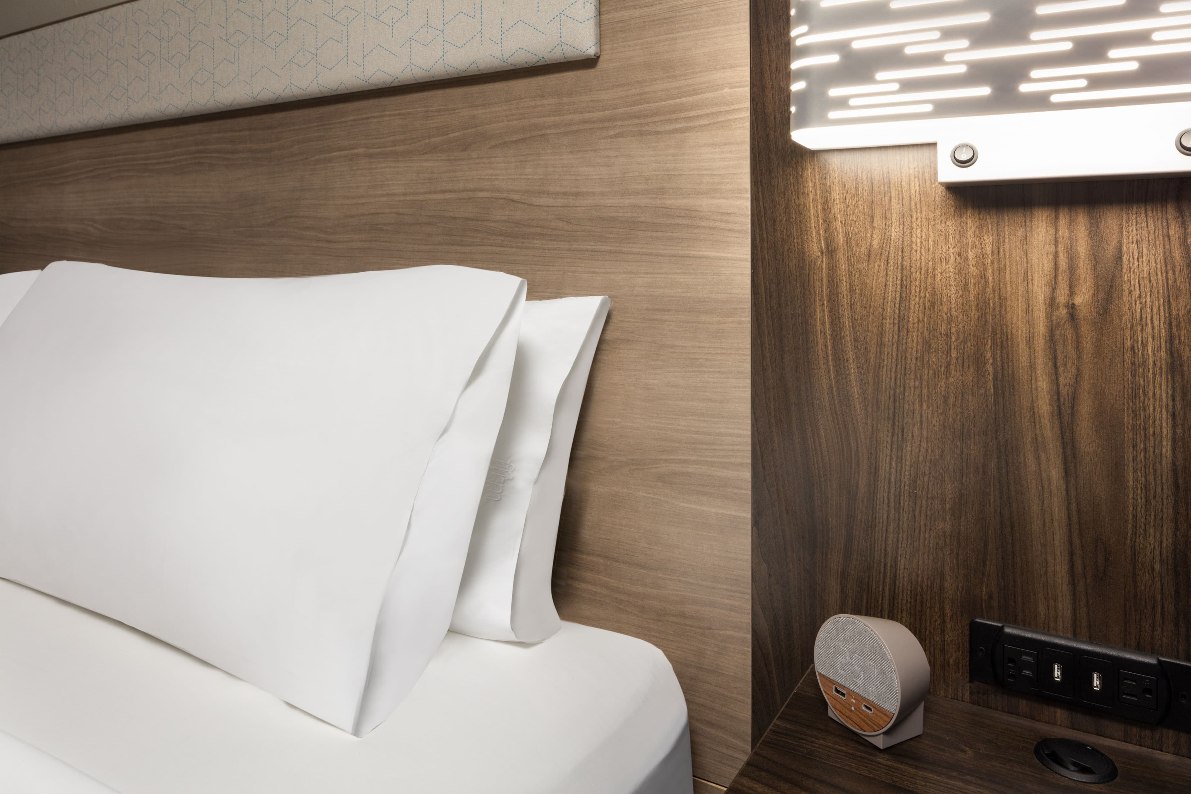 Holiday Inn Express & Suites Cherry Hills — 2