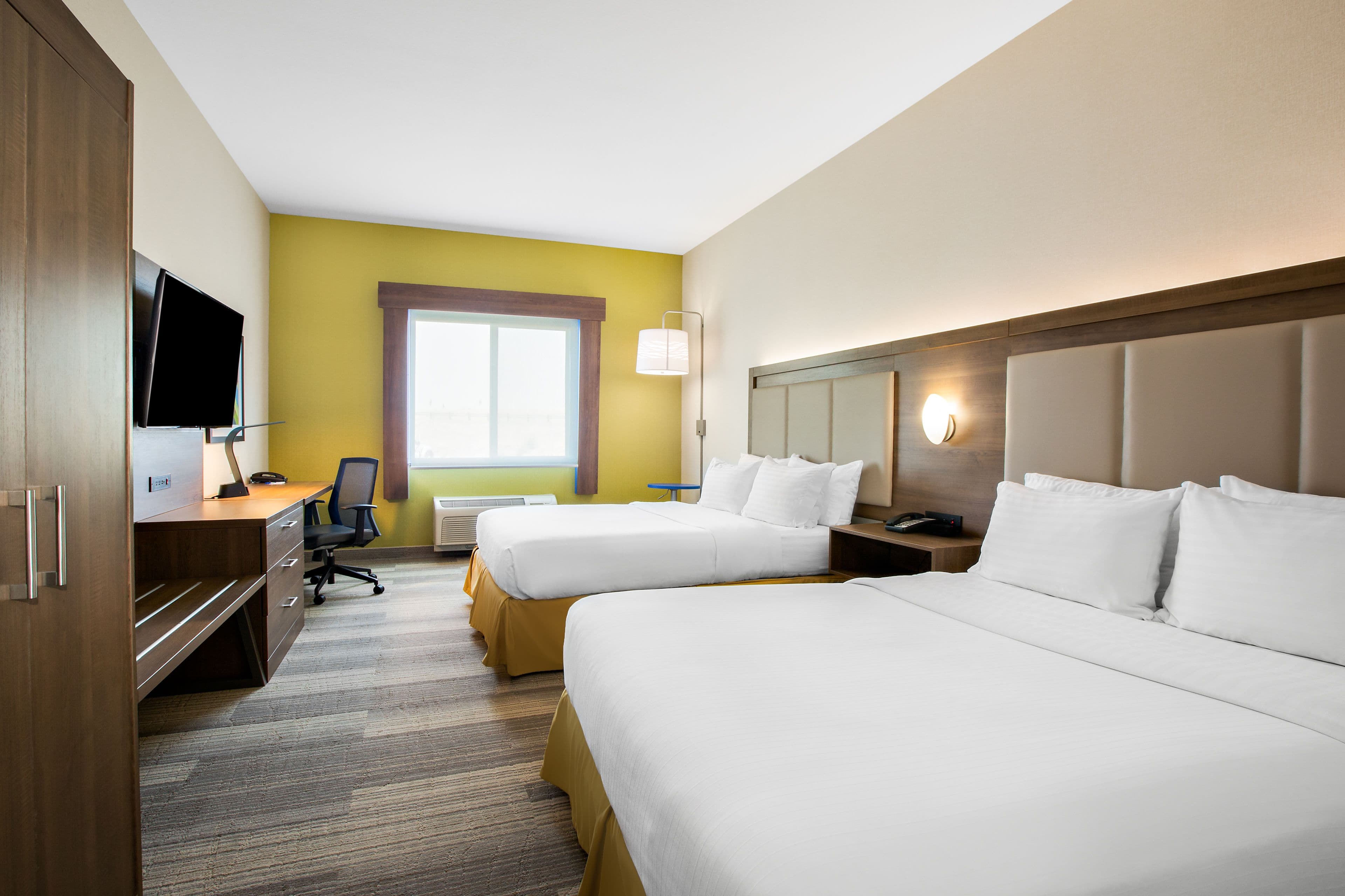 Holiday Inn Express & Suites Ontario — 15