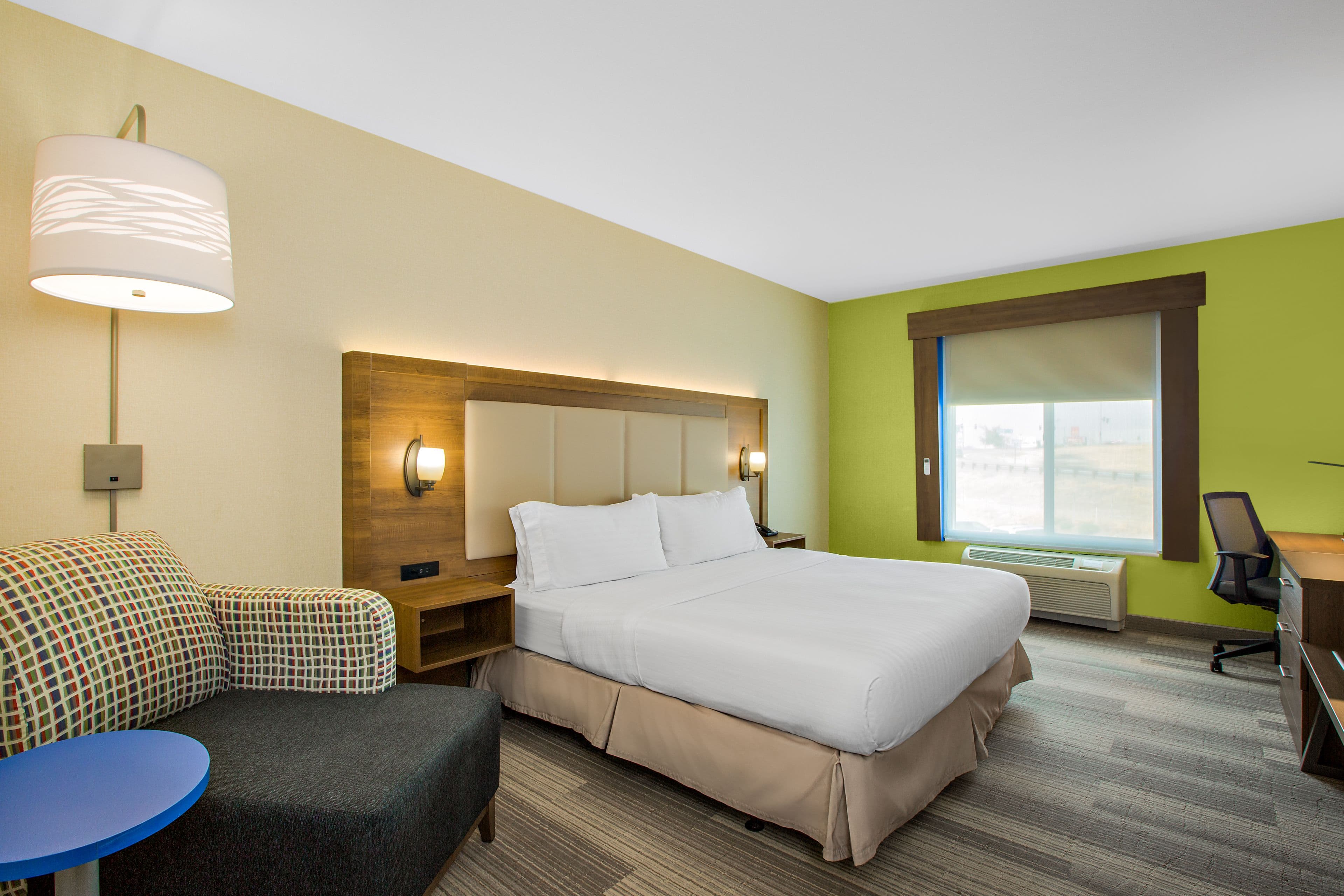 Holiday Inn Express & Suites Ontario — 12