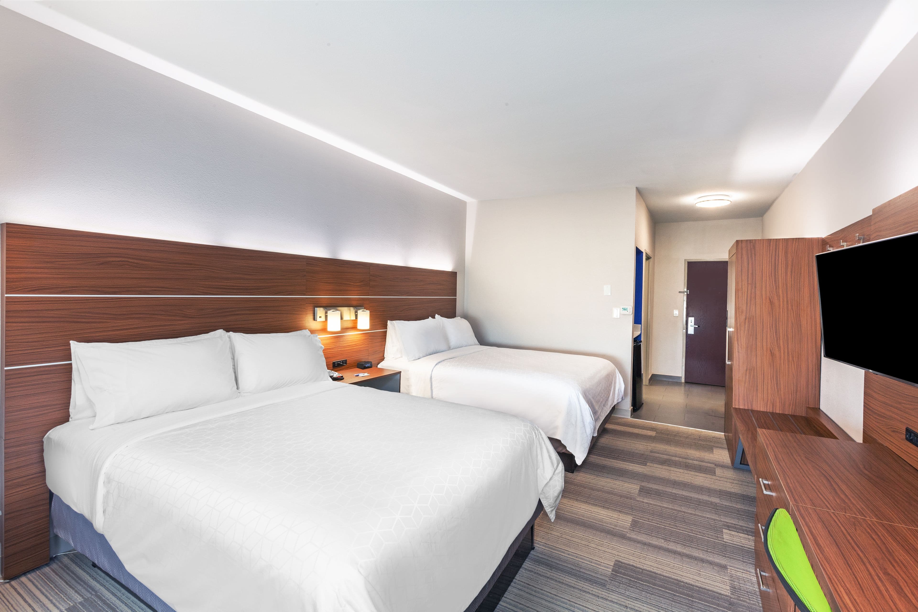Holiday Inn Express & Suites Orange — 7