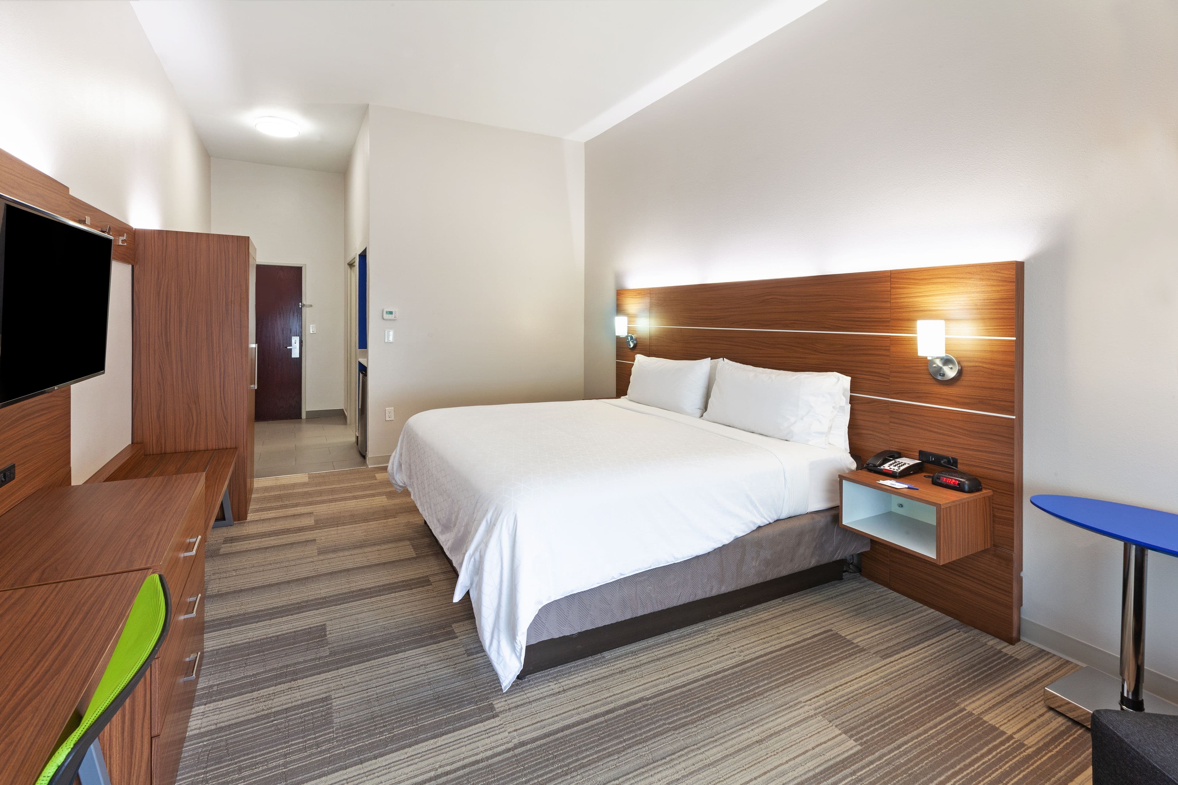Holiday Inn Express & Suites Orange — 6