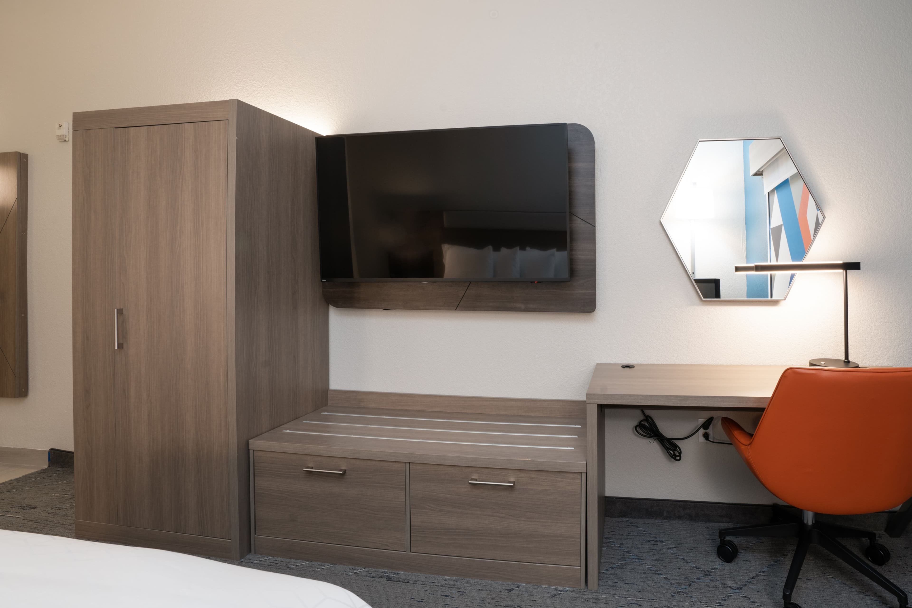 Holiday Inn Express & Suites Orange City - Deltona - Image 4