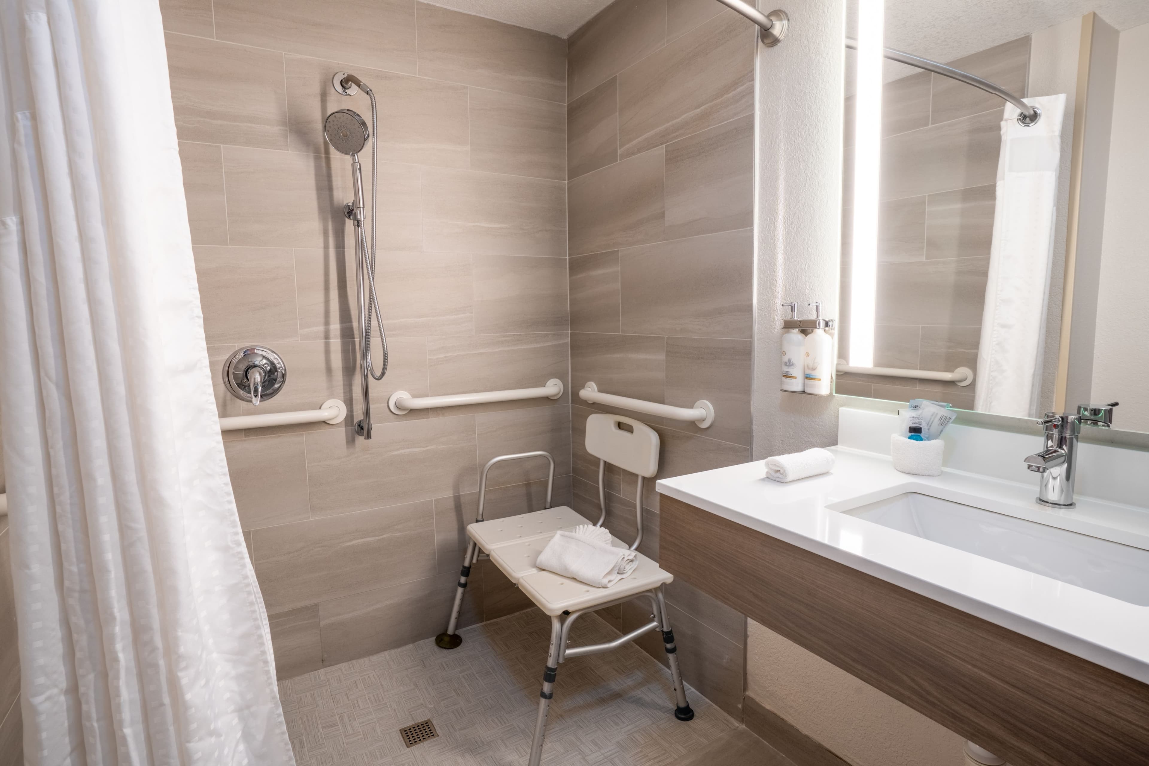 Holiday Inn Express & Suites Orange City - Deltona — 16