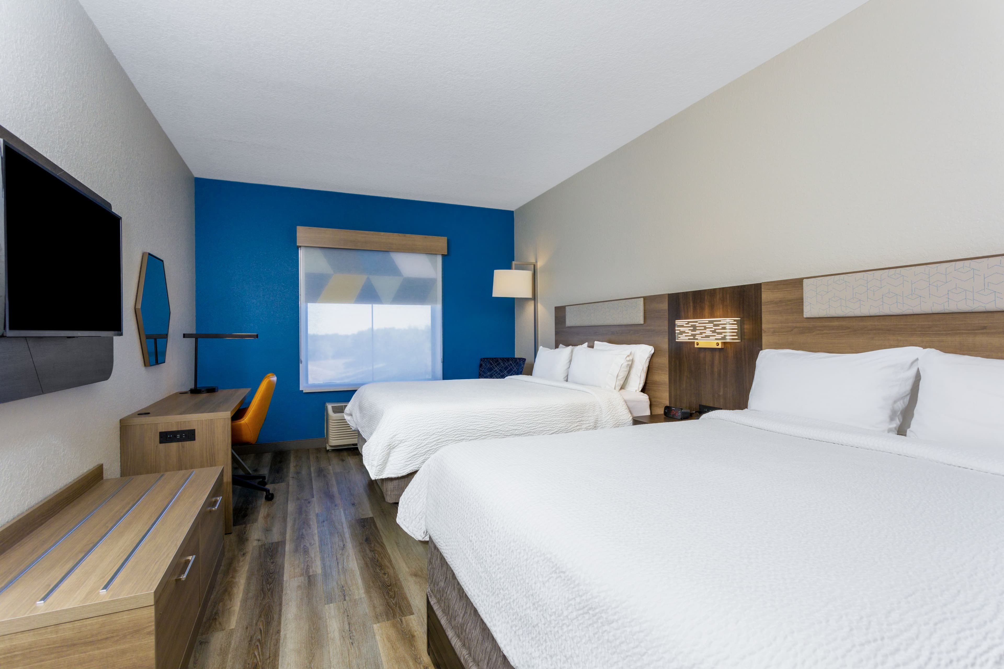 Holiday Inn Express & Suites Orlando-Ocoee East — 6