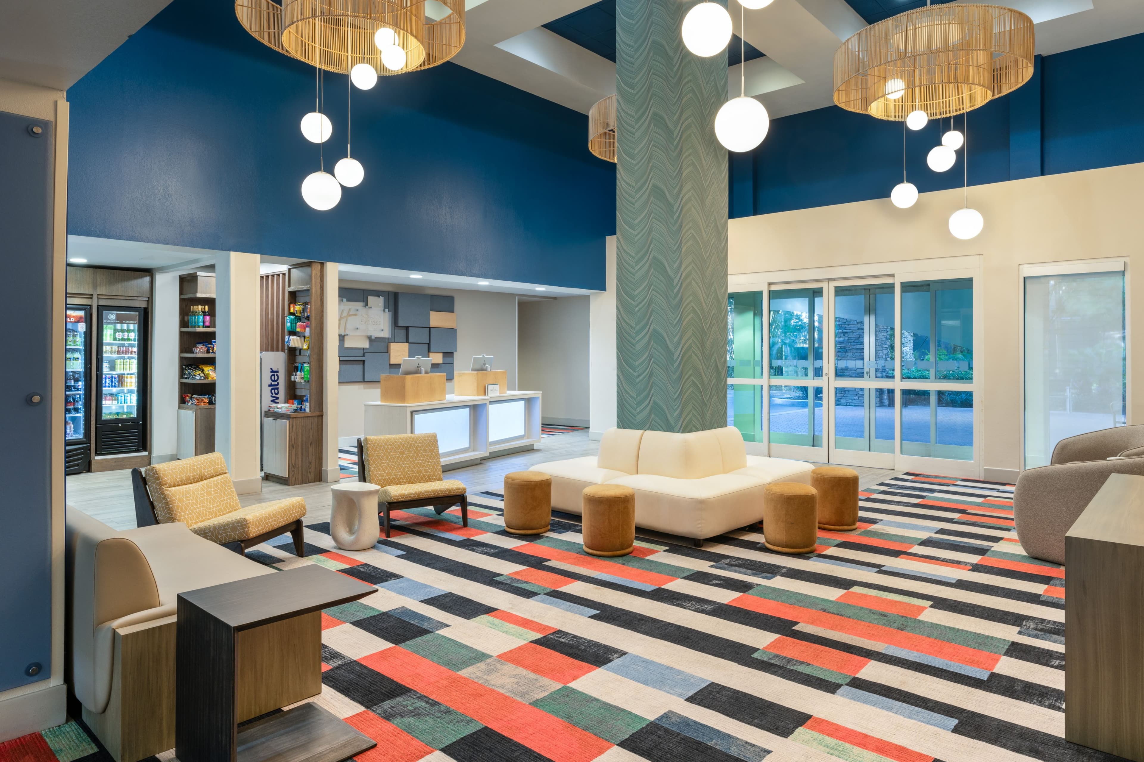 Holiday Inn Express & Suites Orlando International Airport