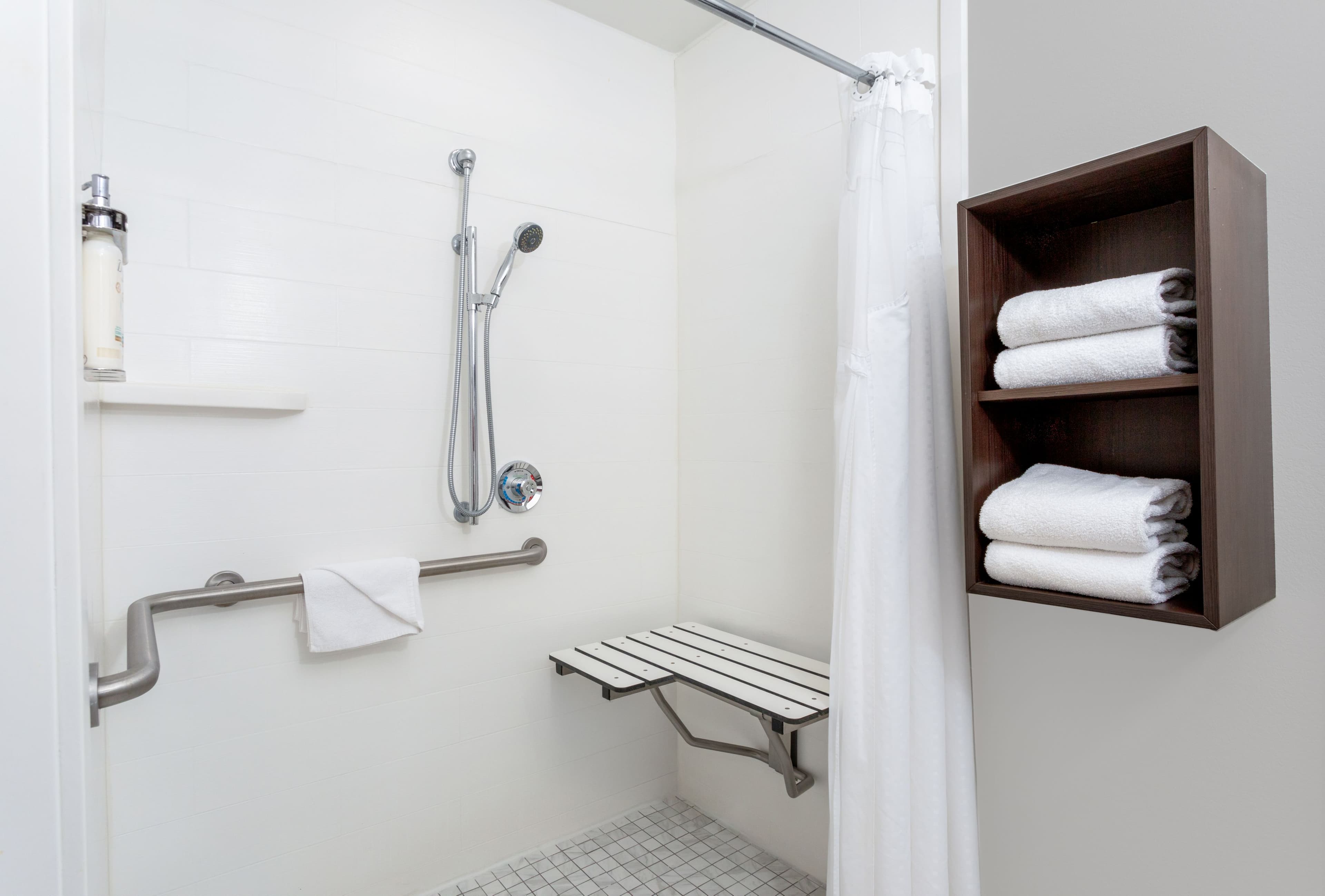 Holiday Inn Express & Suites Orlando - International Drive — 11