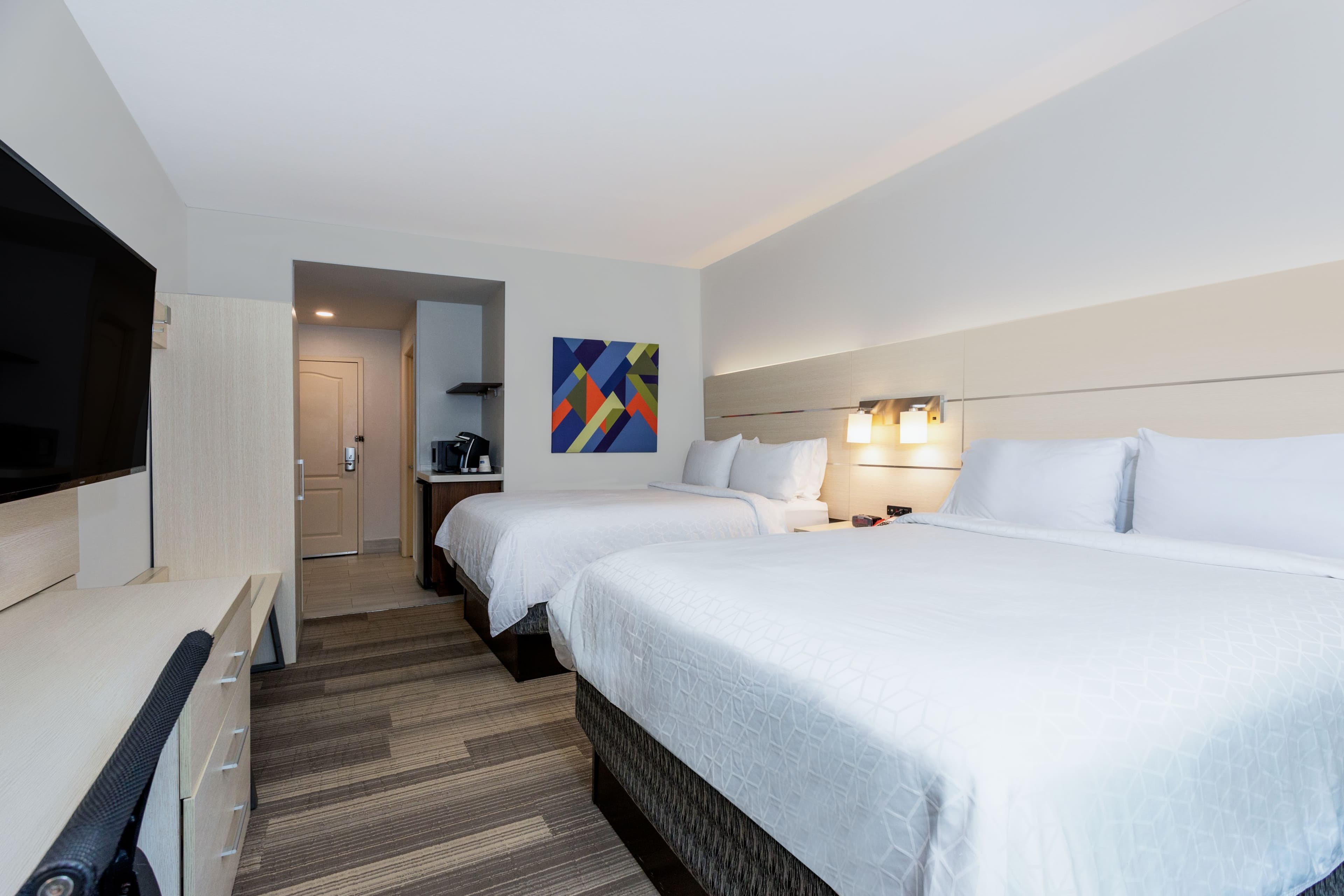 Holiday Inn Express & Suites Orlando - International Drive — 14