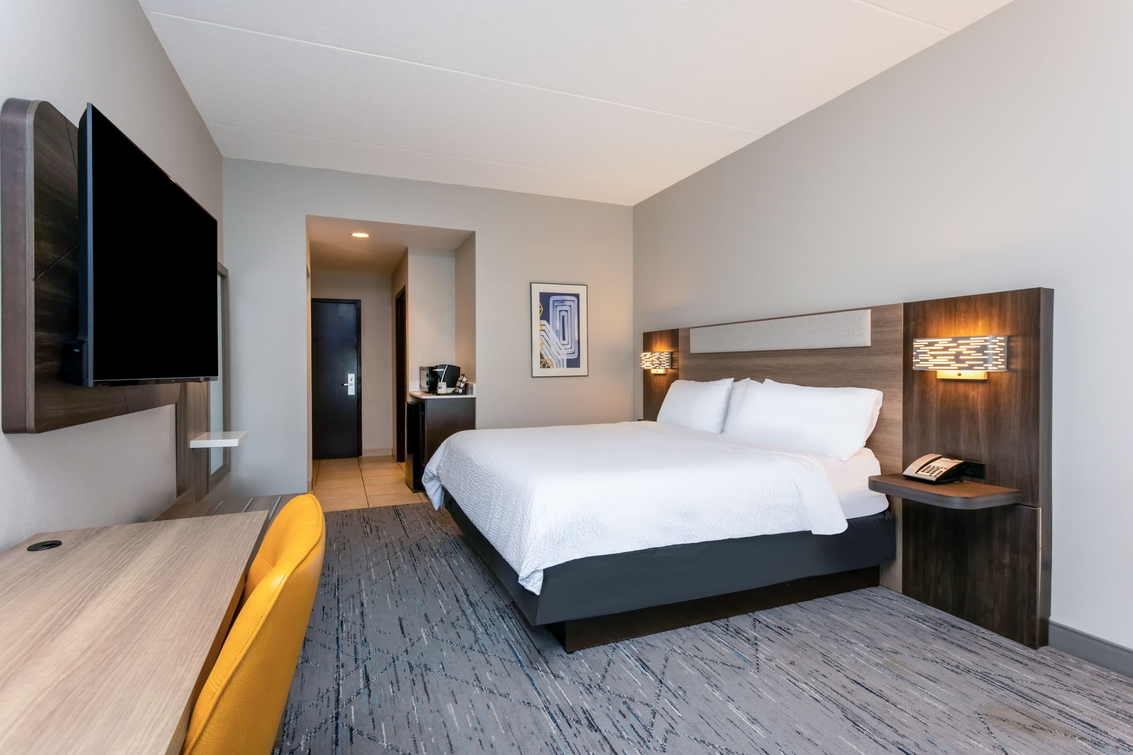 Holiday Inn Express & Suites Orlando East-UCF Area — 4