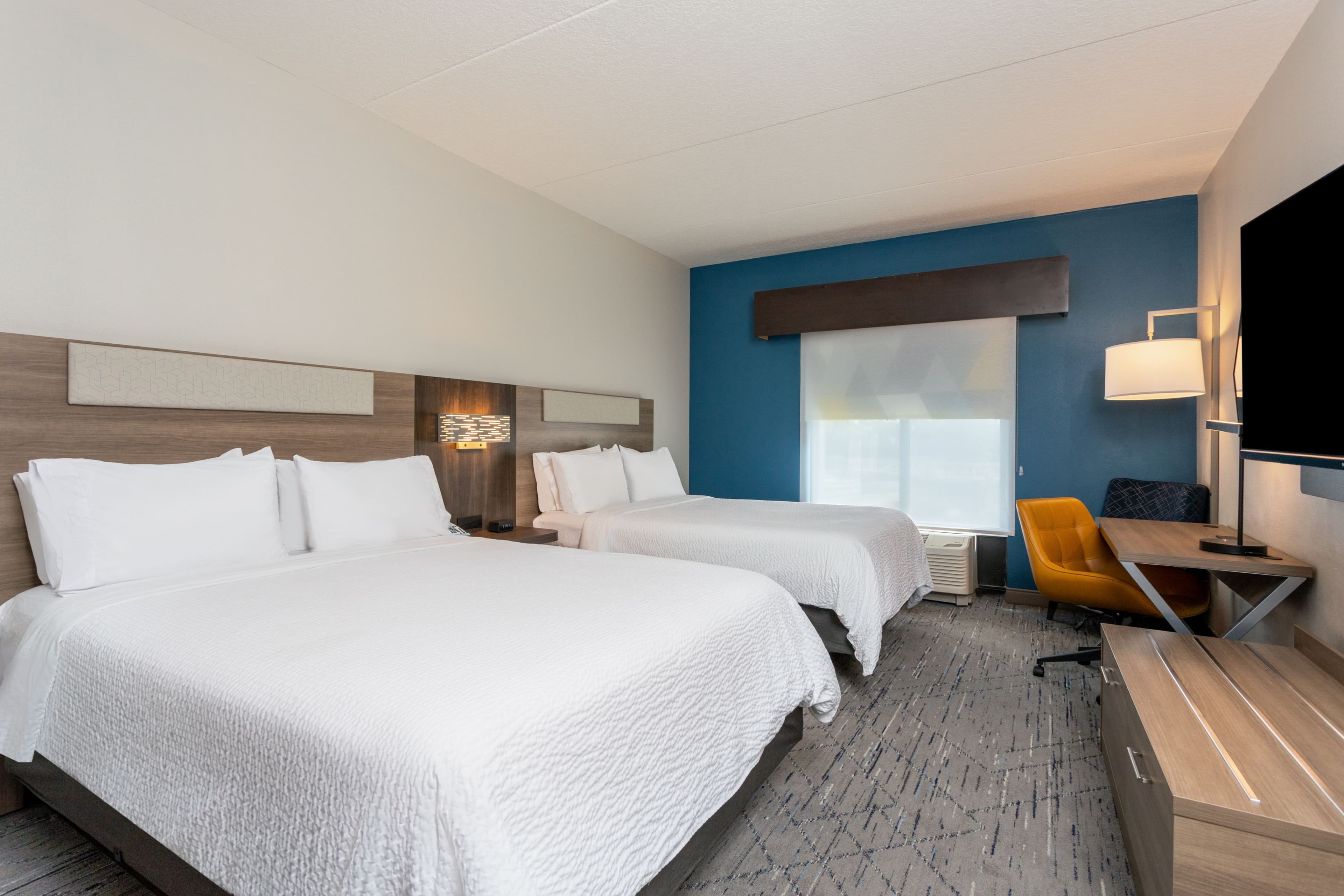 Holiday Inn Express & Suites Orlando East-UCF Area — 13
