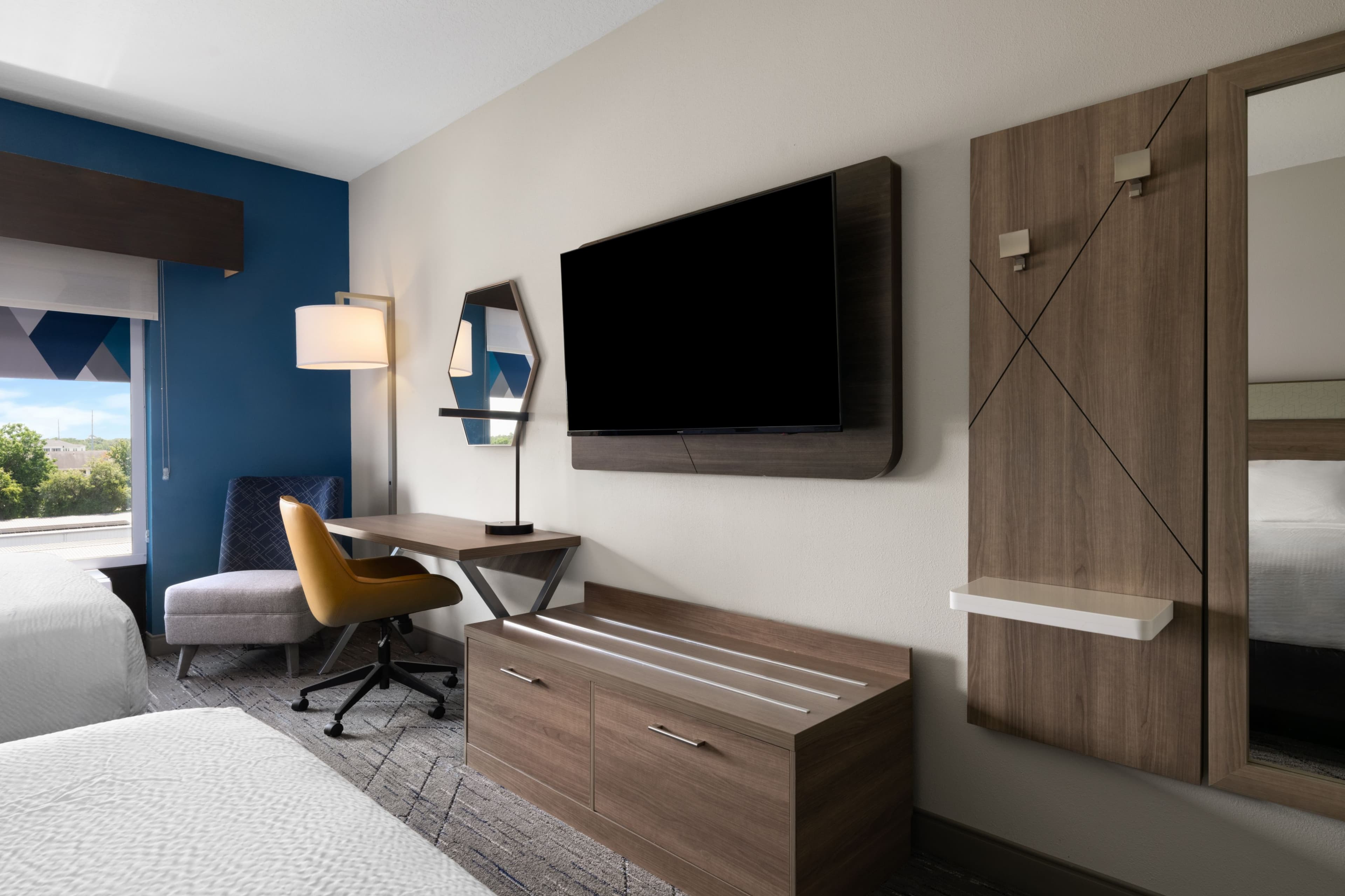 Holiday Inn Express & Suites Orlando East-UCF Area — 34