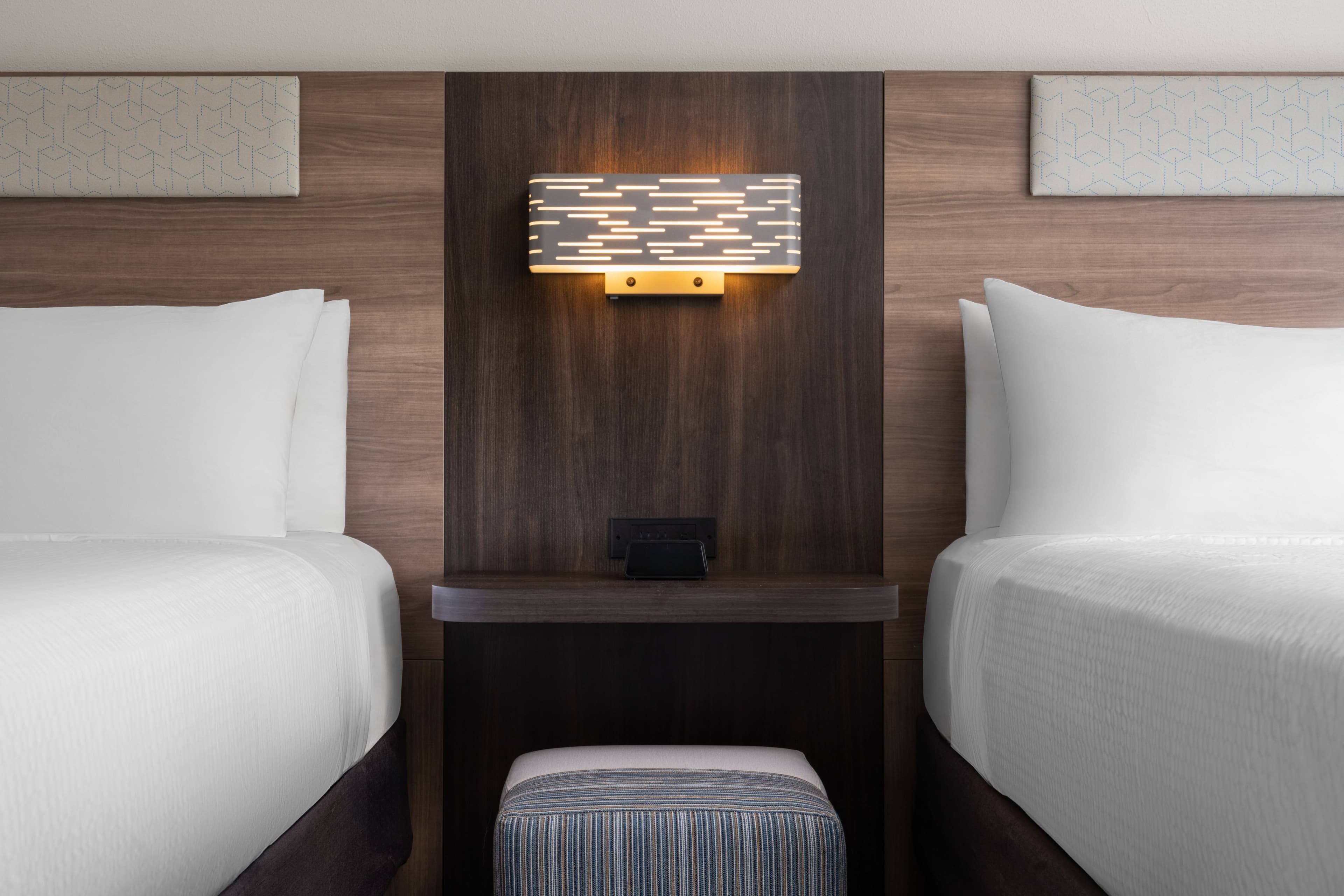 Holiday Inn Express & Suites Orlando East-UCF Area — 36