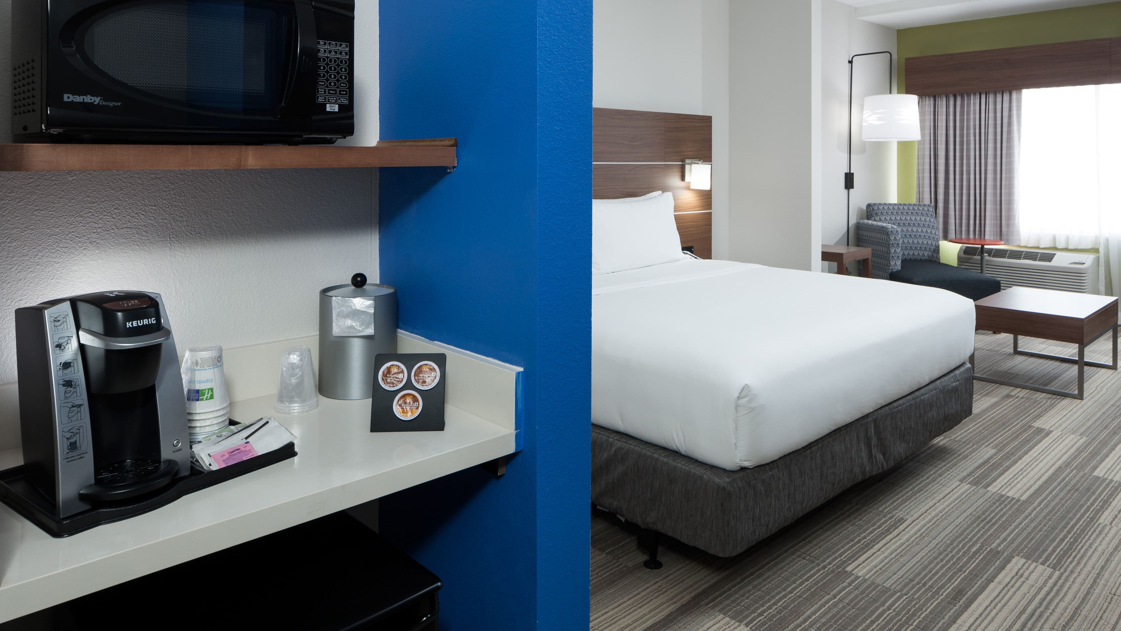 Holiday Inn Express & Suites Orlando At Seaworld — 14