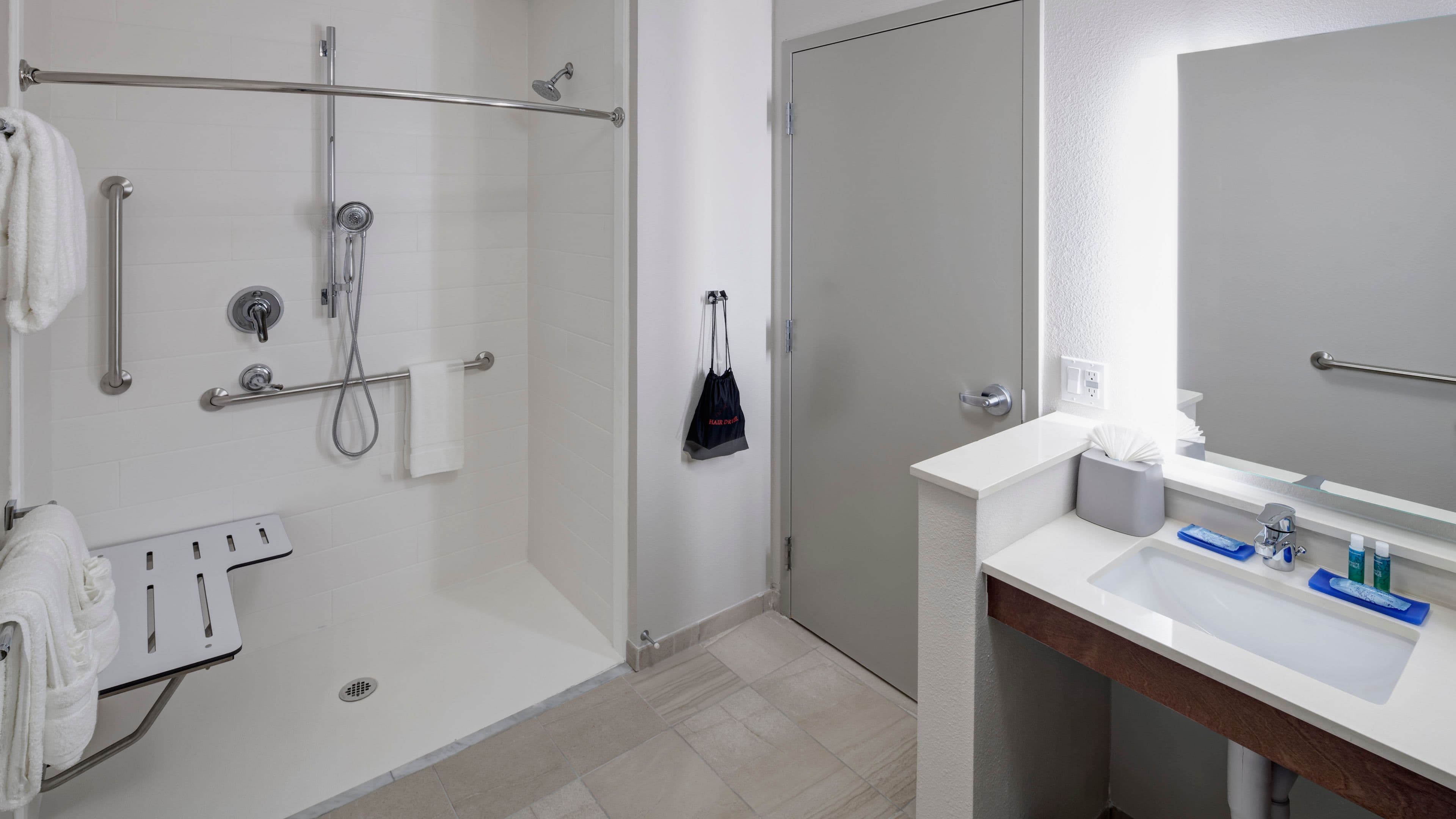 Holiday Inn Express & Suites Orlando At Seaworld — 15
