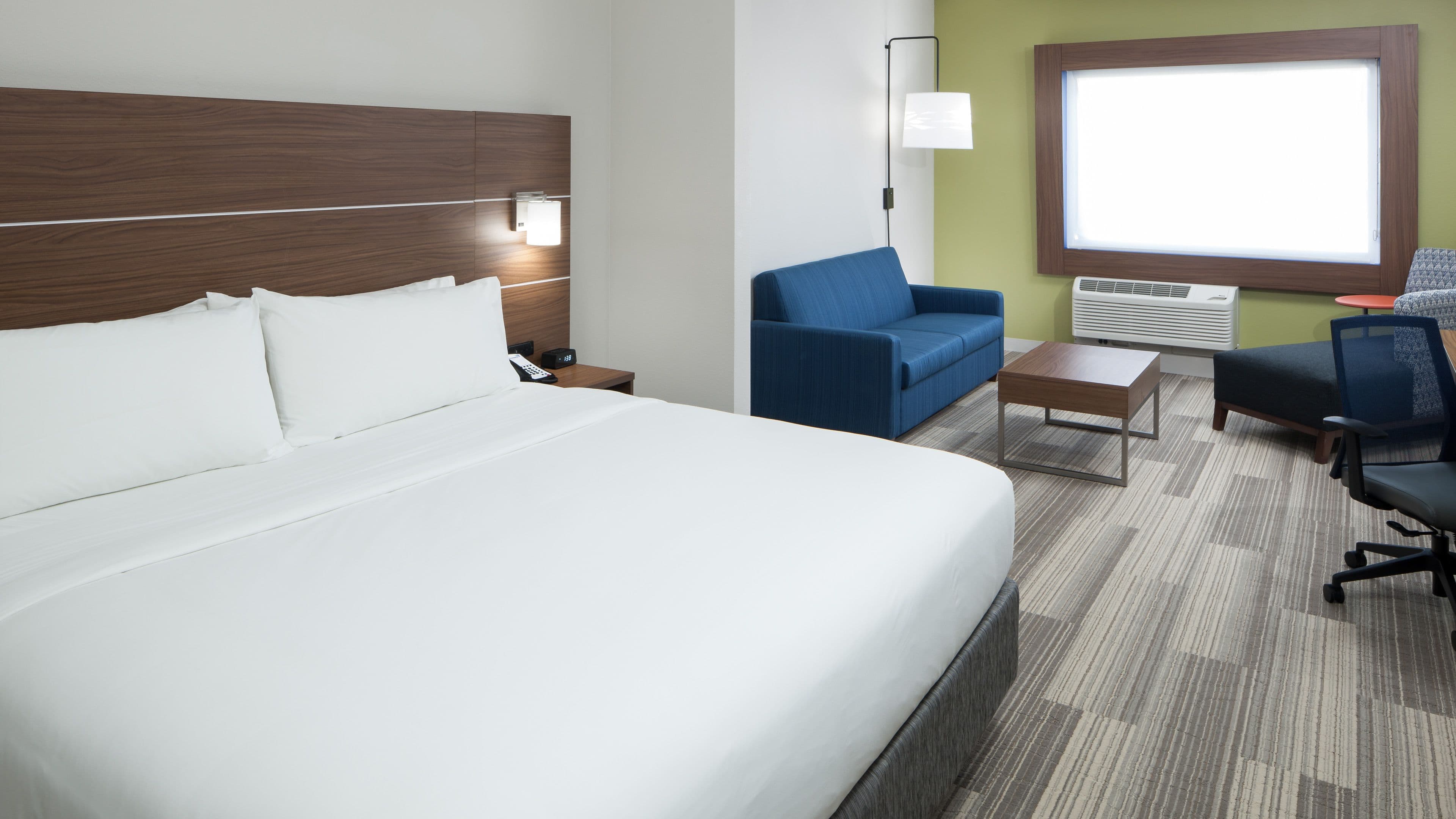Holiday Inn Express & Suites Orlando At Seaworld - Image 2