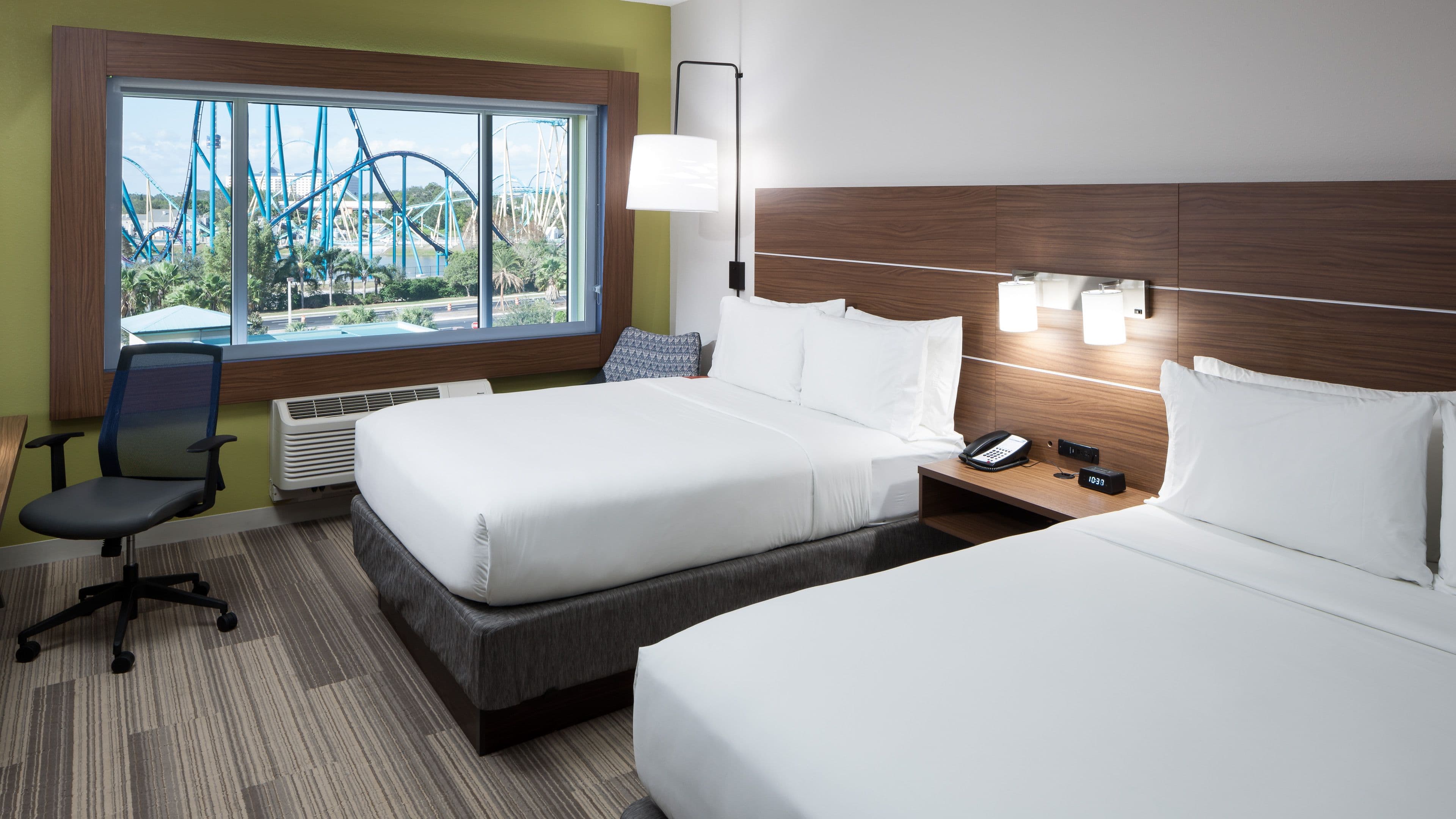 Holiday Inn Express & Suites Orlando At Seaworld — 37